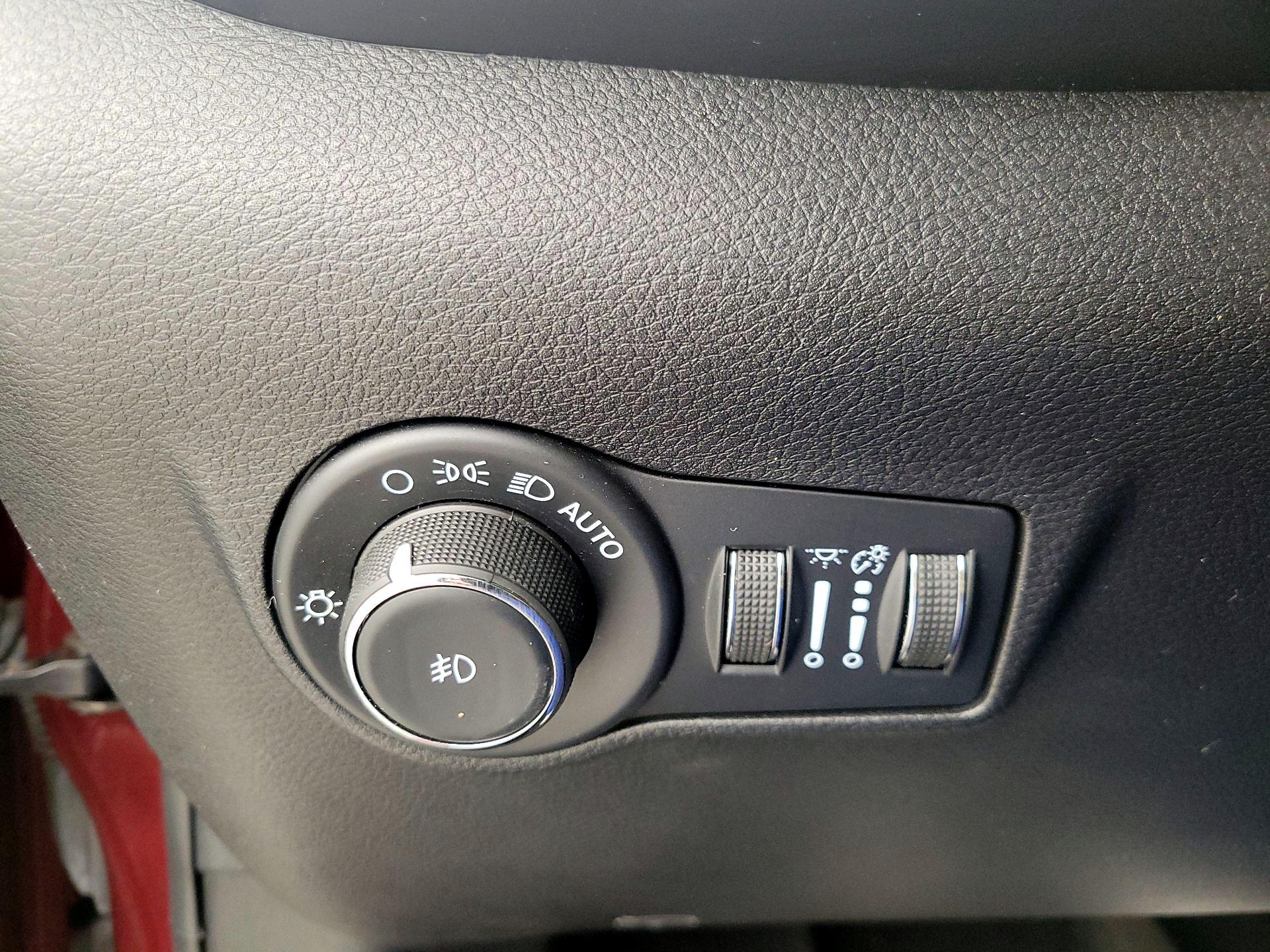 Thumbnail: 2022 Jeep Compass - 13