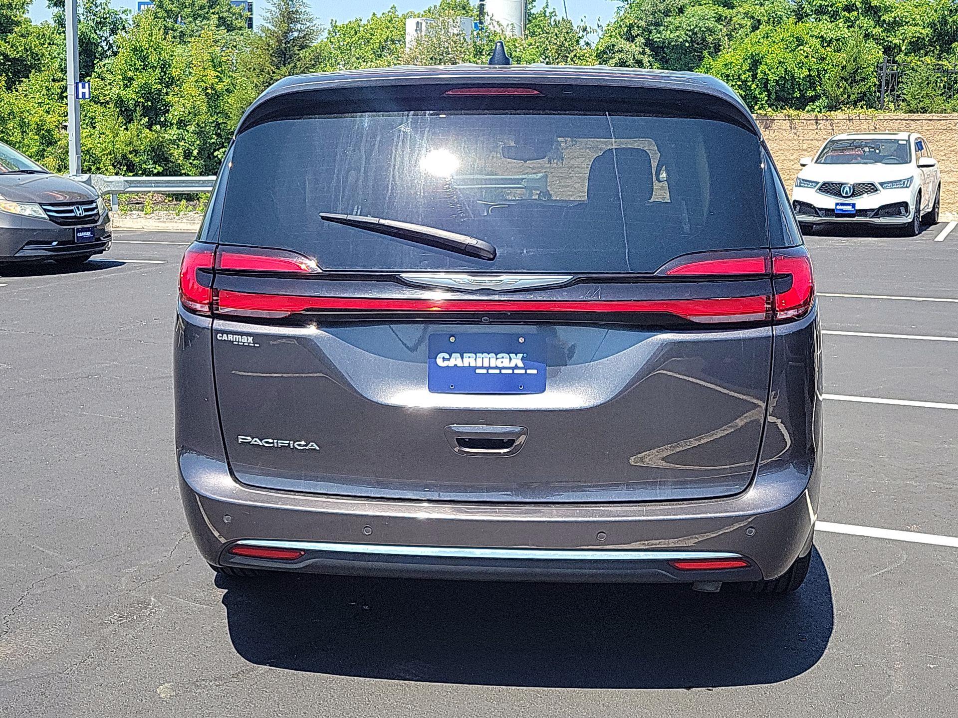 Thumbnail: 2023 Chrysler Pacifica - 6