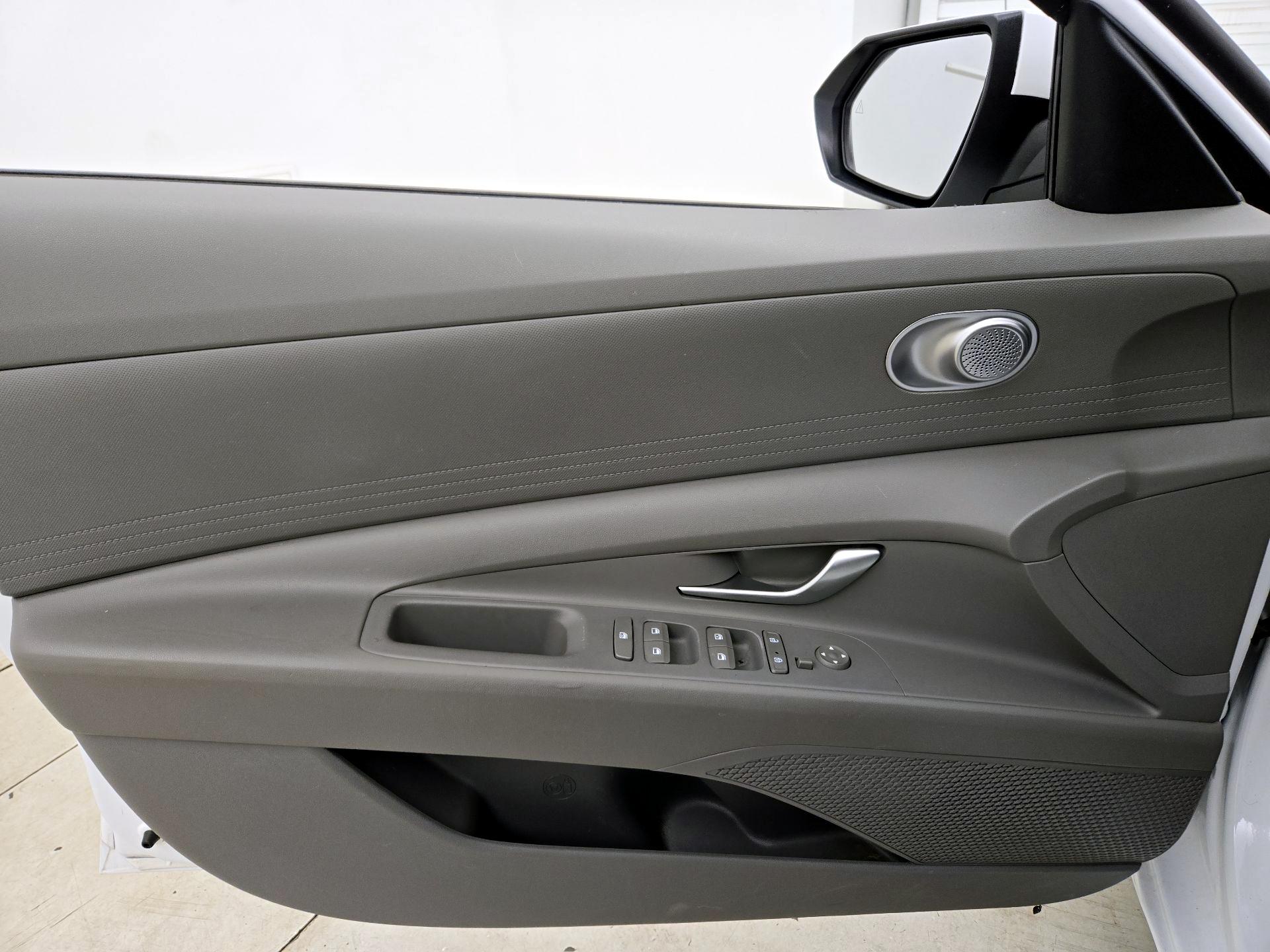 Thumbnail: 2023 Hyundai Elantra - 12