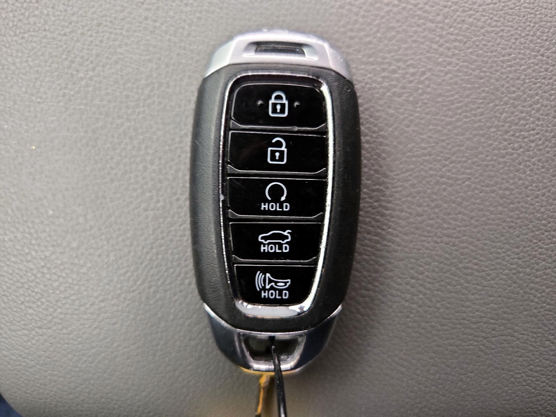 Thumbnail: 2023 Hyundai Elantra - 20