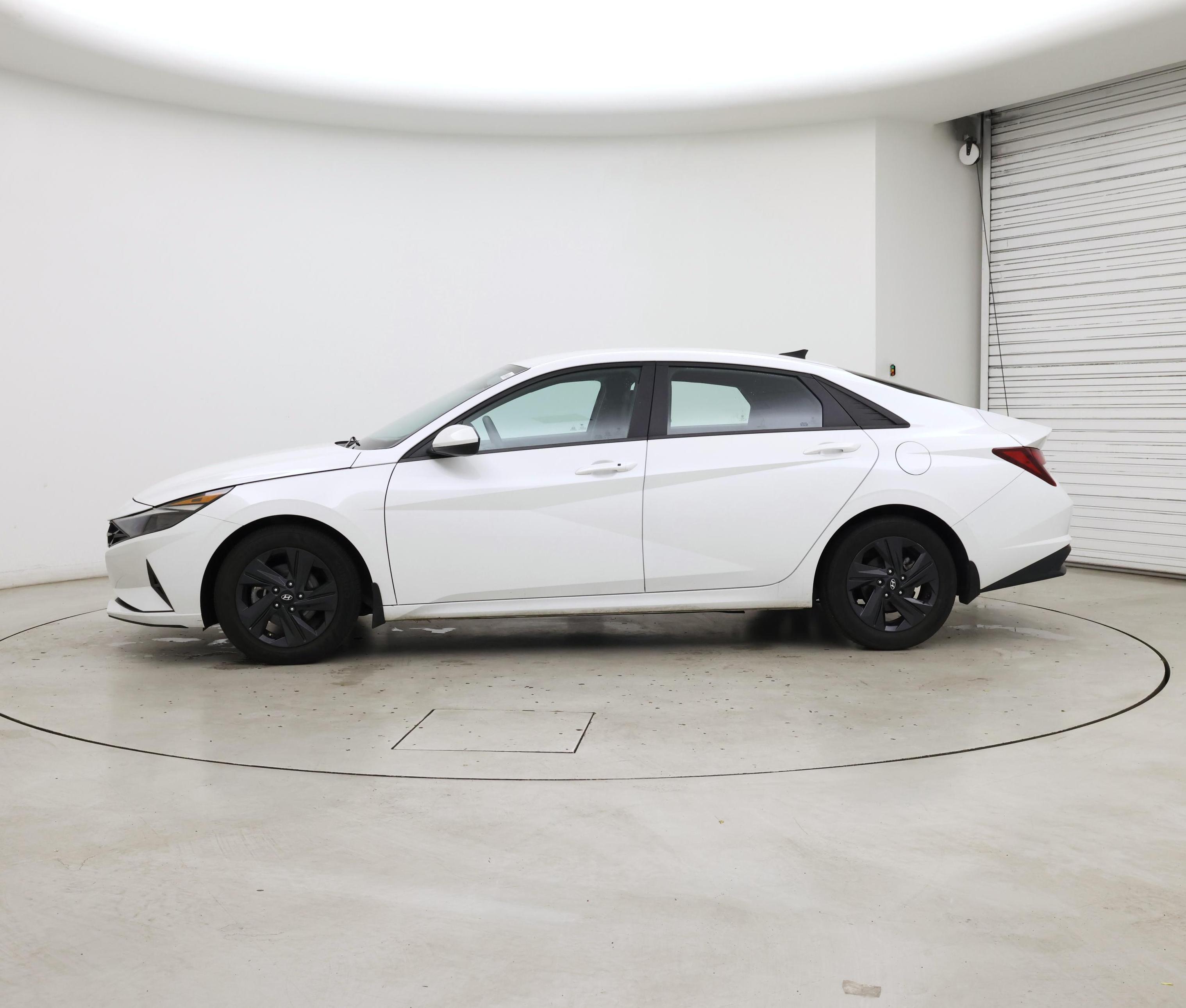 Thumbnail: 2023 Hyundai Elantra - 3