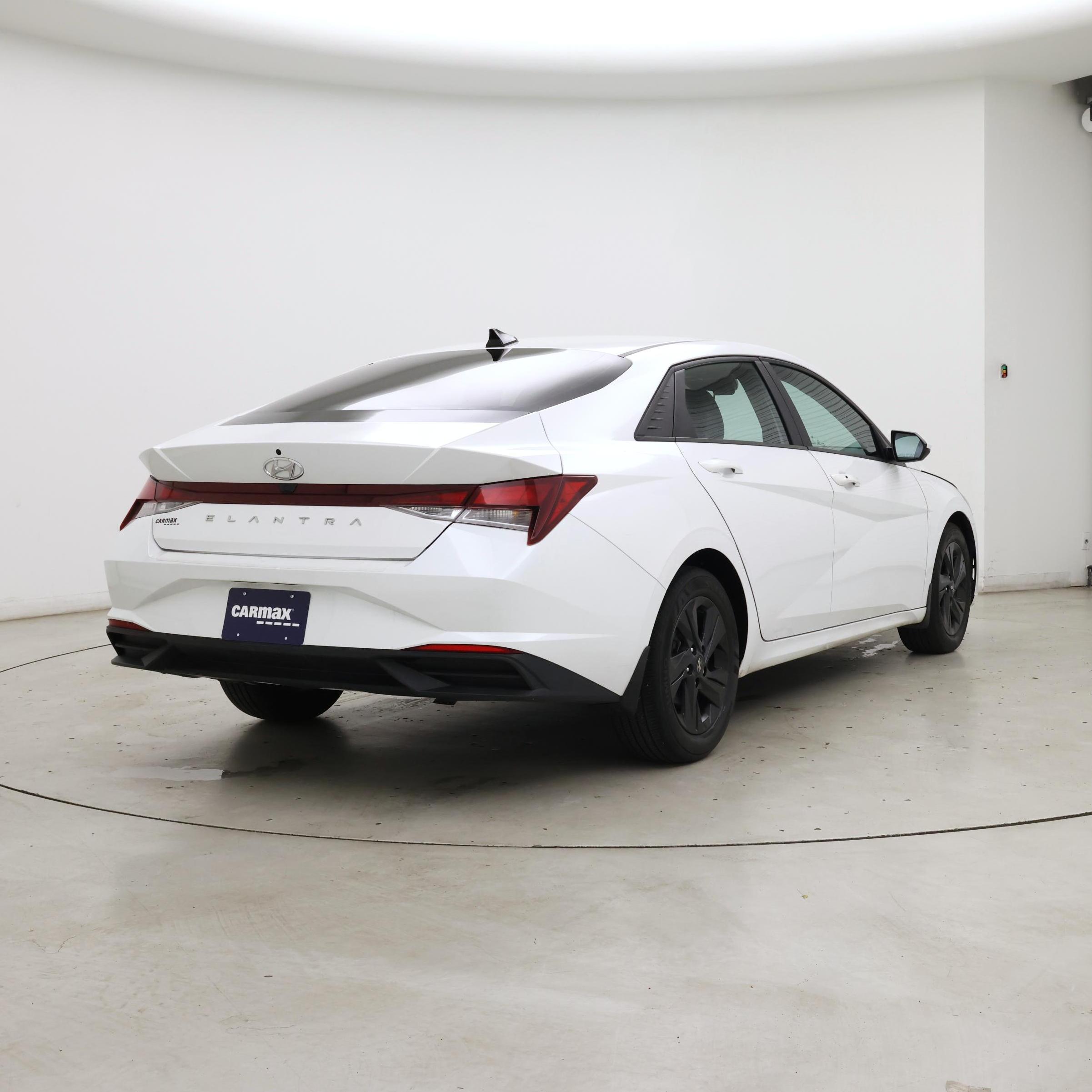 Thumbnail: 2023 Hyundai Elantra - 8