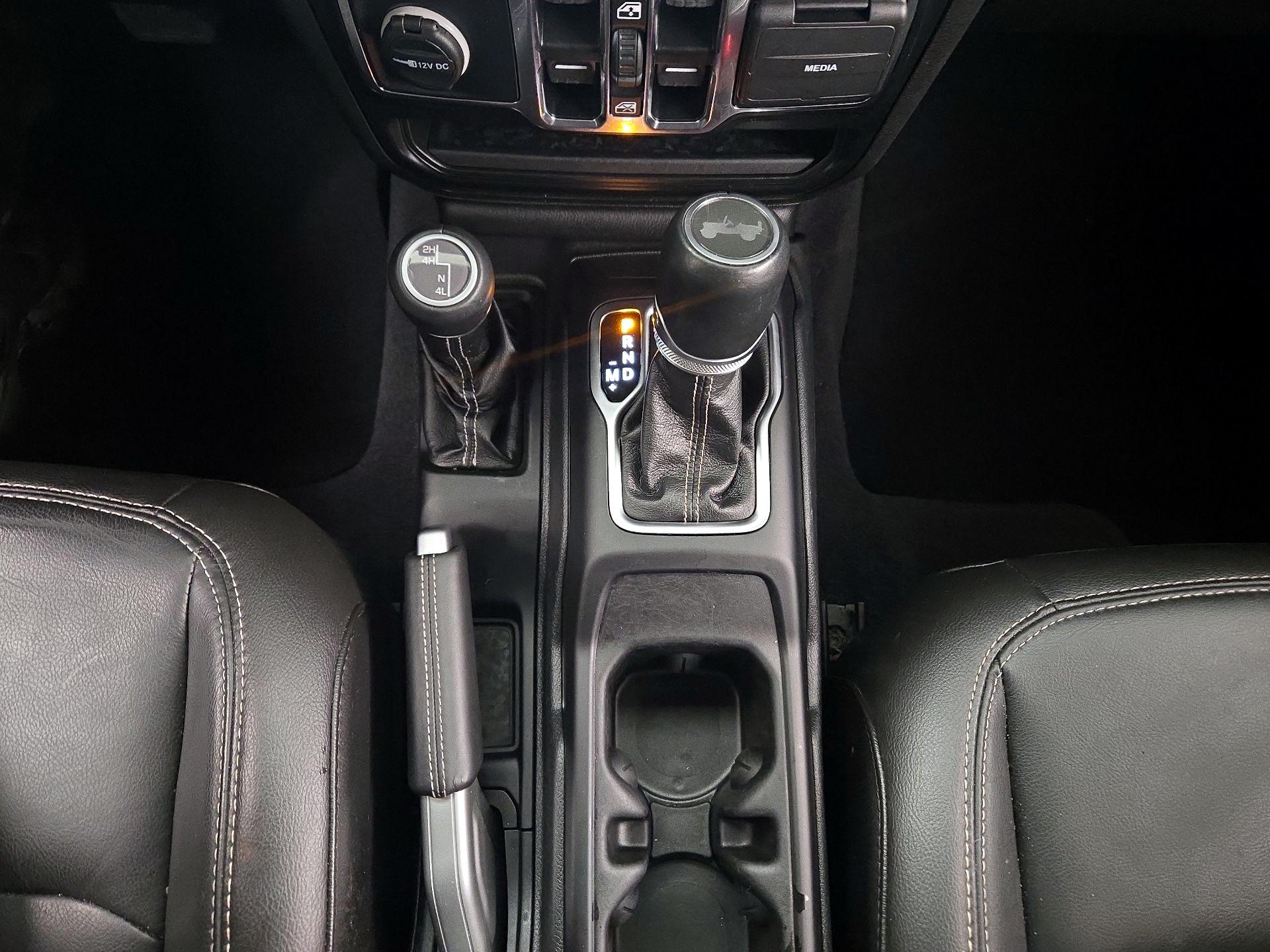 Thumbnail: 2022 Jeep Wrangler - 16