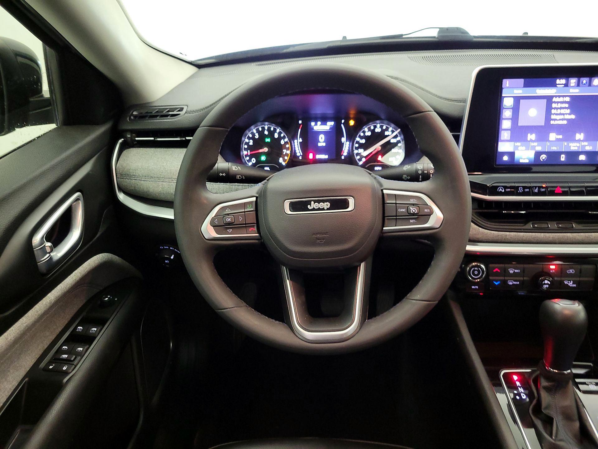 Thumbnail: 2022 Jeep Compass - 10