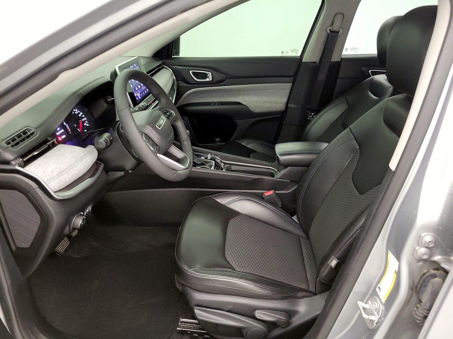 Thumbnail: 2022 Jeep Compass - 11