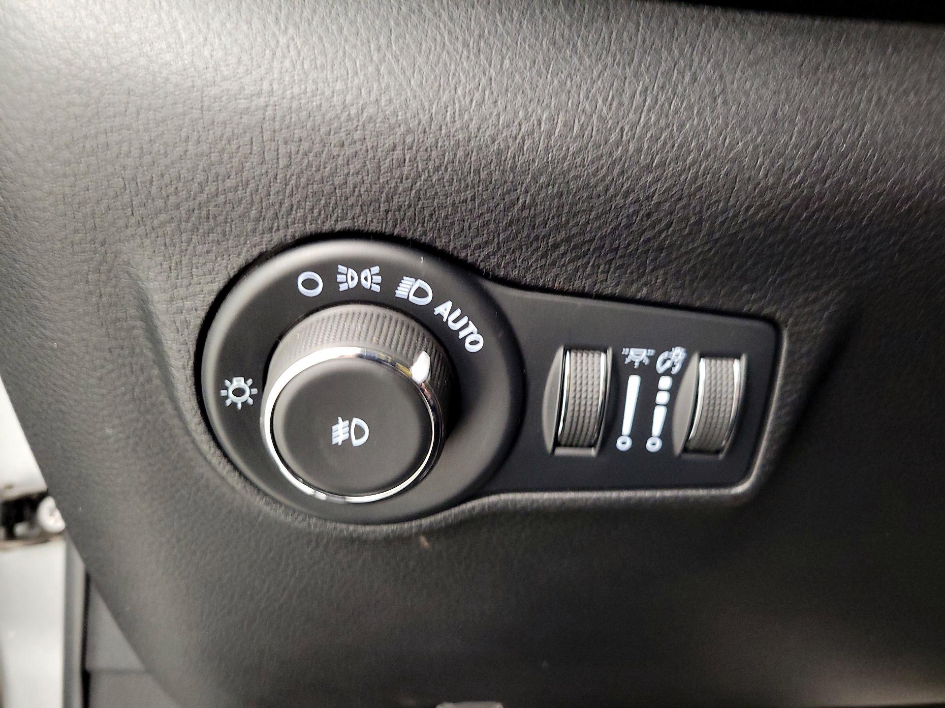 Thumbnail: 2022 Jeep Compass - 13