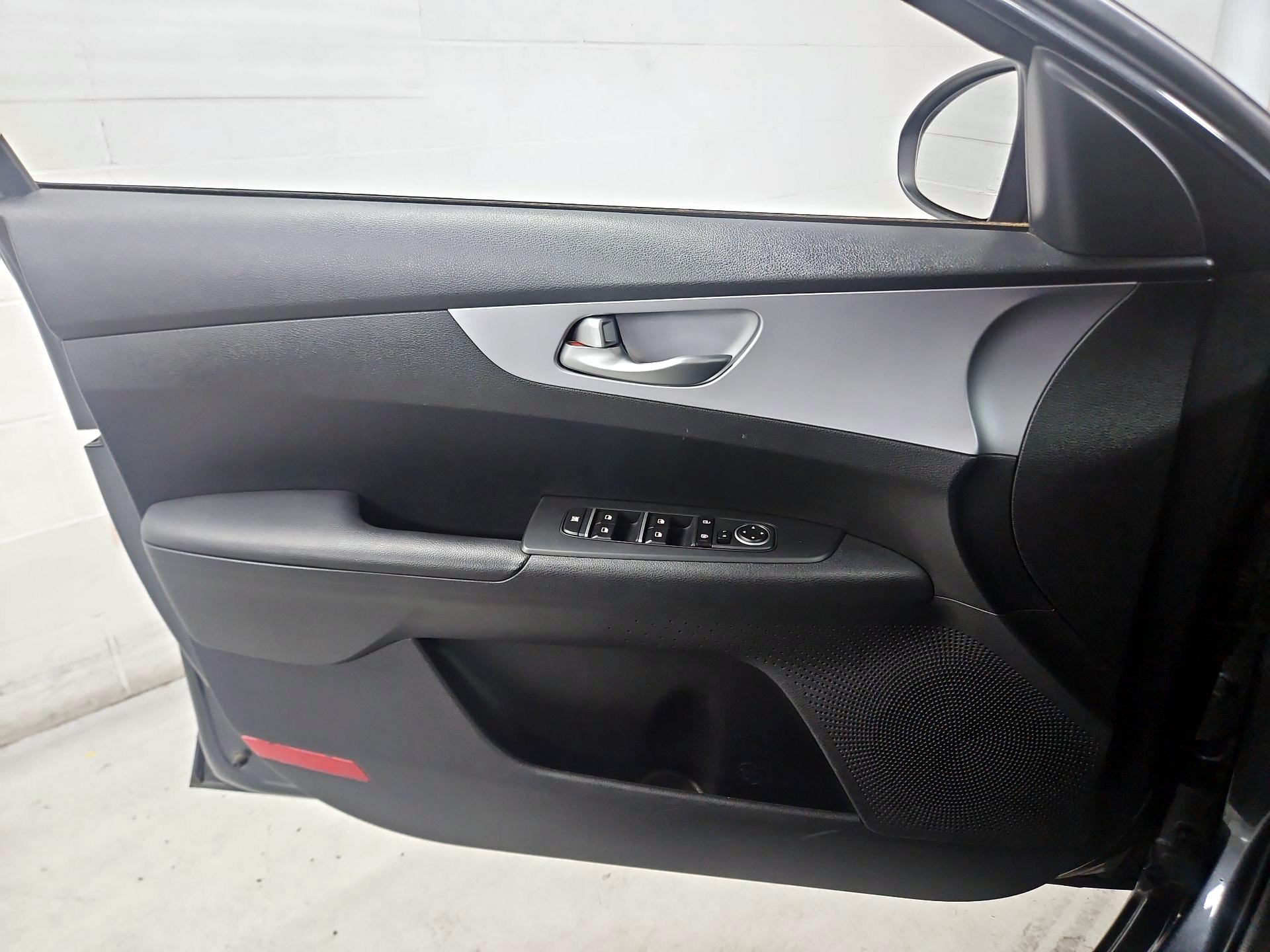 Thumbnail: 2024 Kia Forte - 12