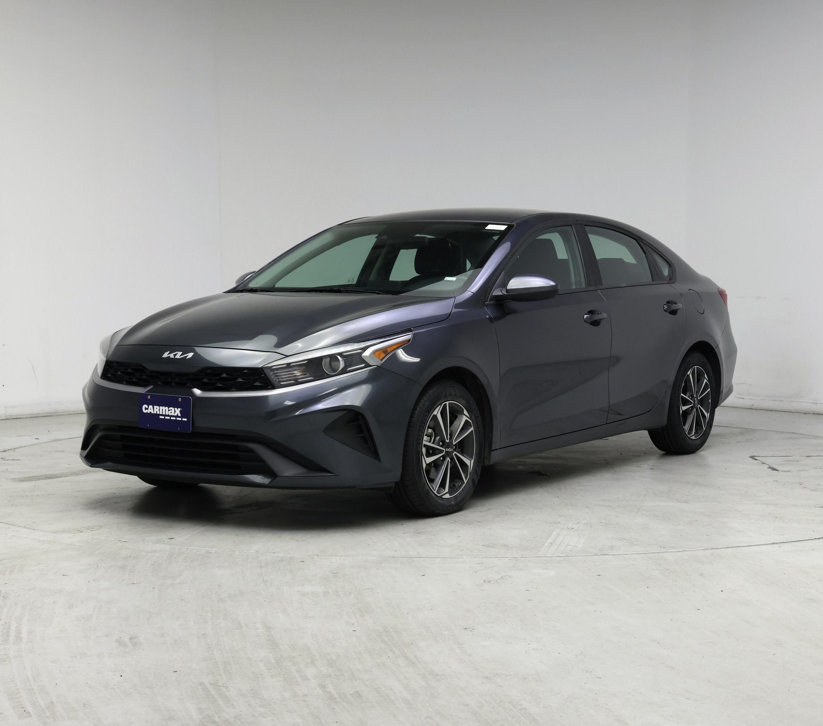 Thumbnail: 2024 Kia Forte - 4