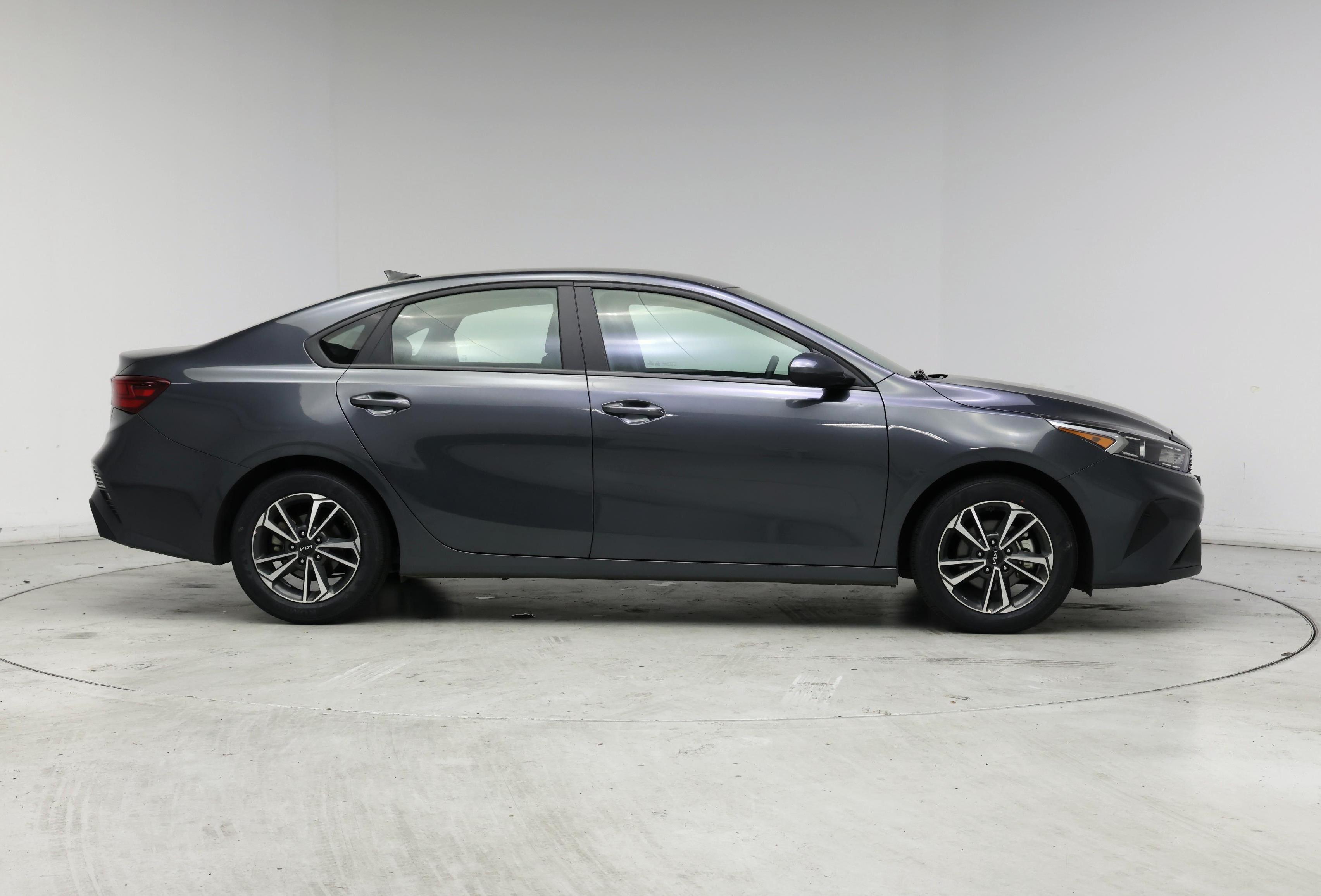 Thumbnail: 2024 Kia Forte - 7