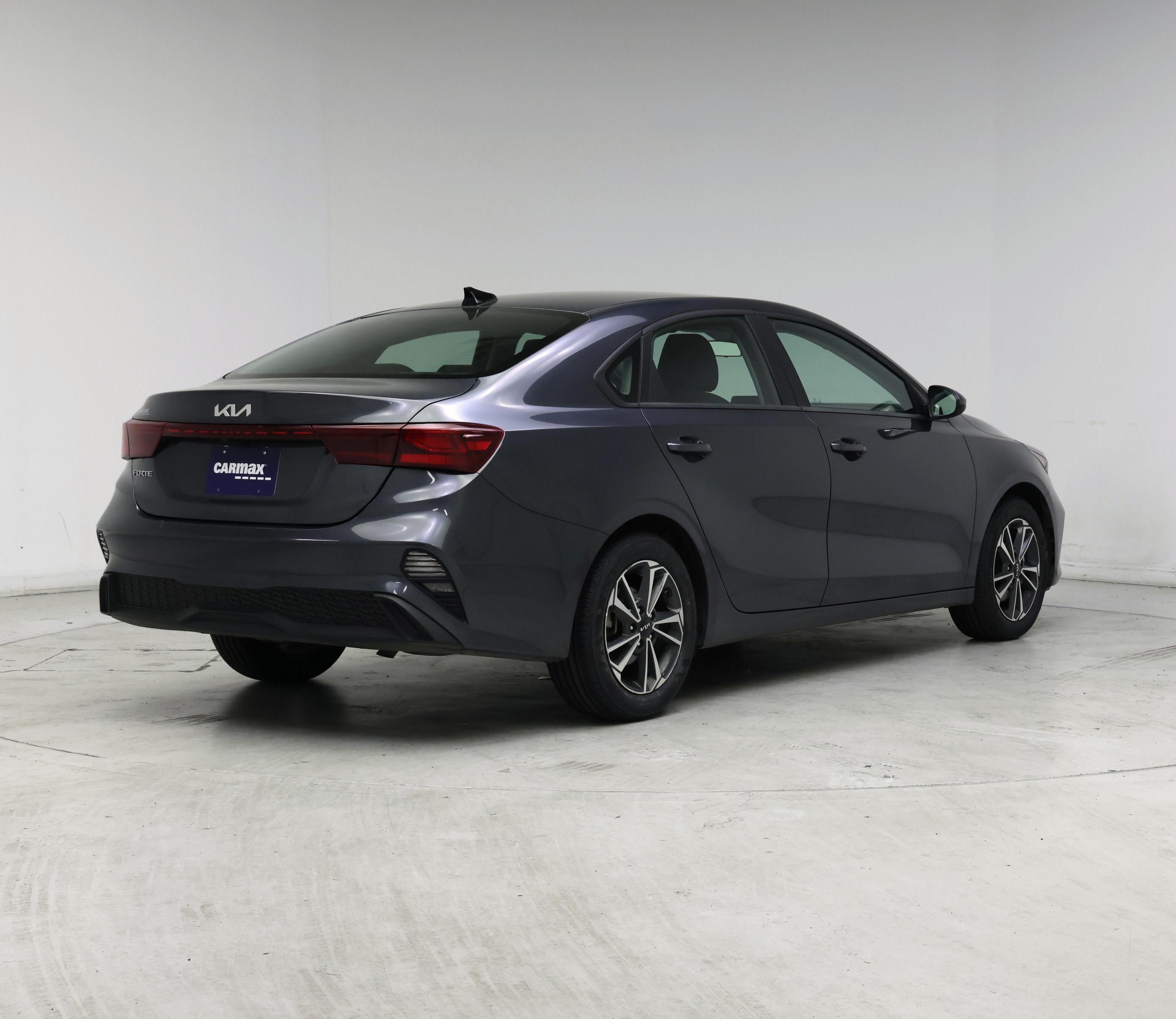 Thumbnail: 2024 Kia Forte - 8