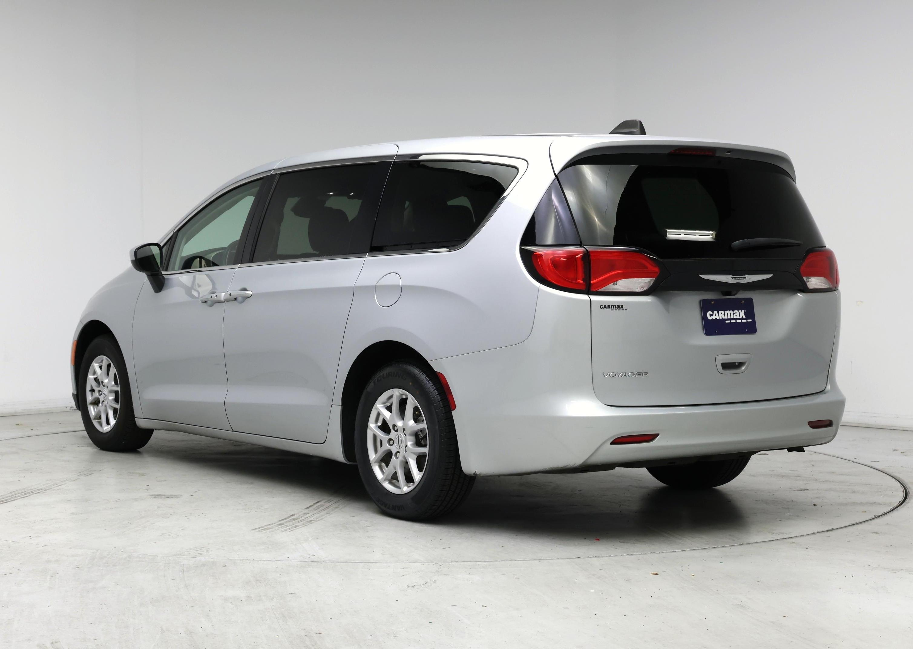 Thumbnail: 2023 Chrysler Voyager - 2