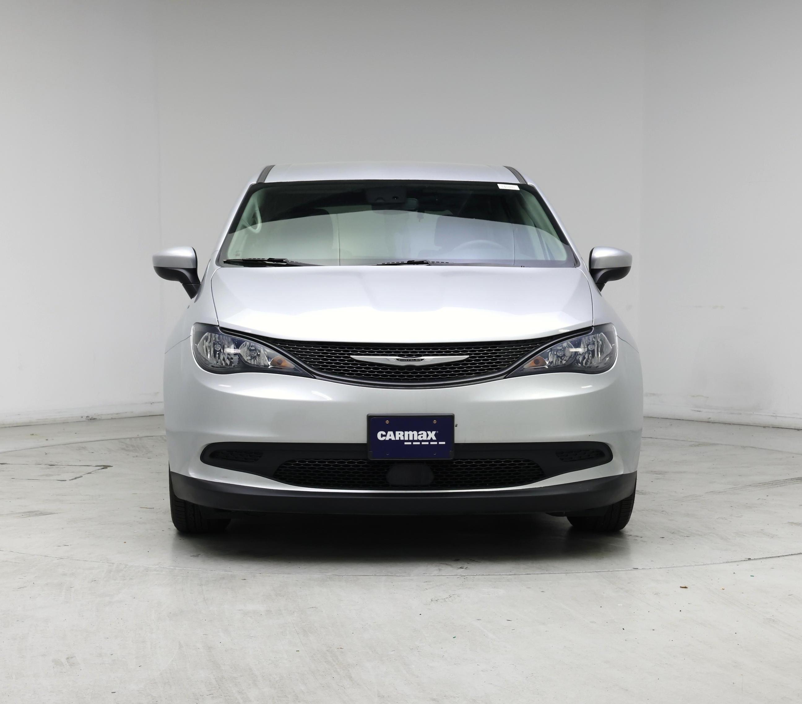 Thumbnail: 2023 Chrysler Voyager - 5