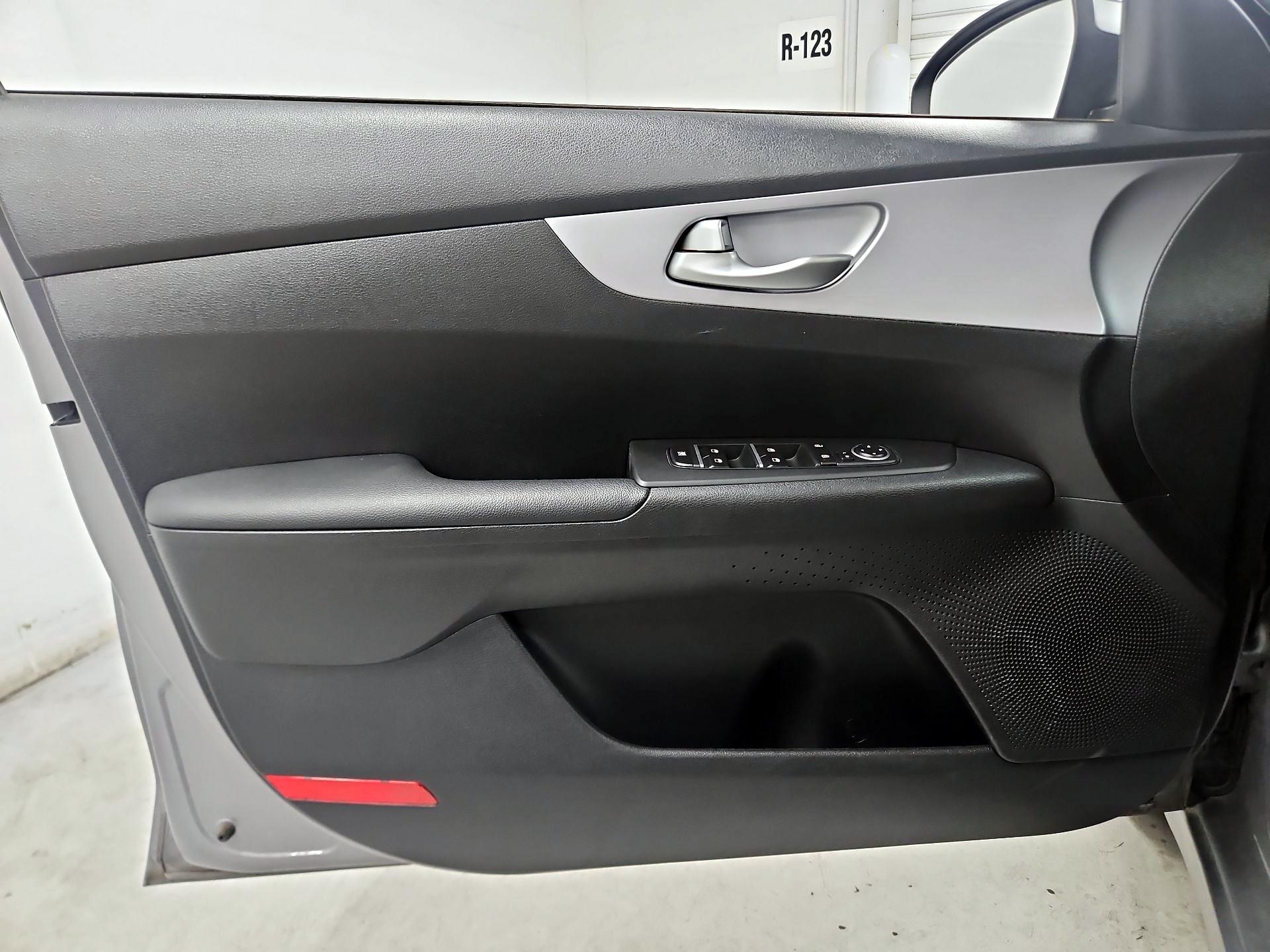 Thumbnail: 2024 Kia Forte - 12