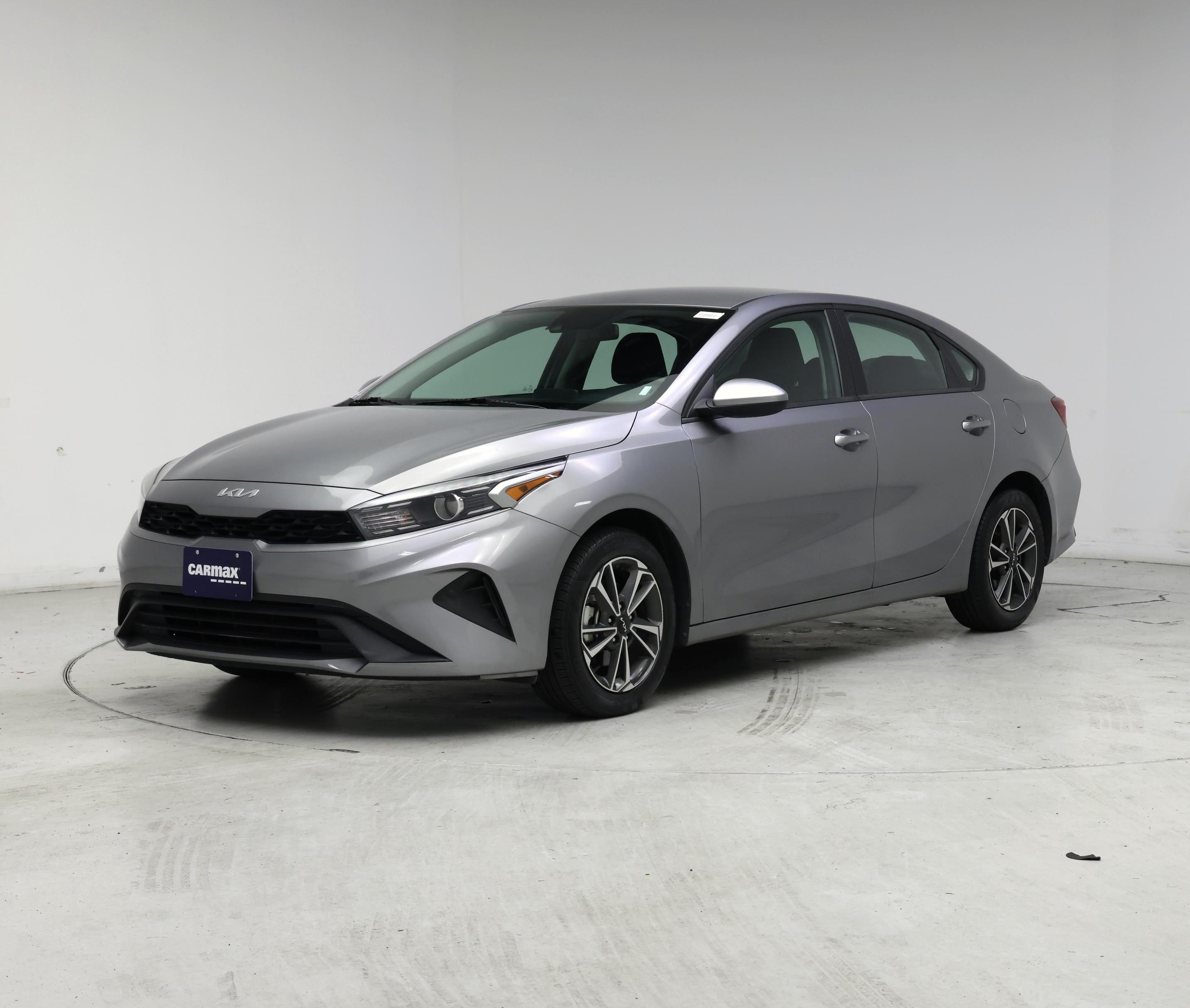 Thumbnail: 2024 Kia Forte - 4