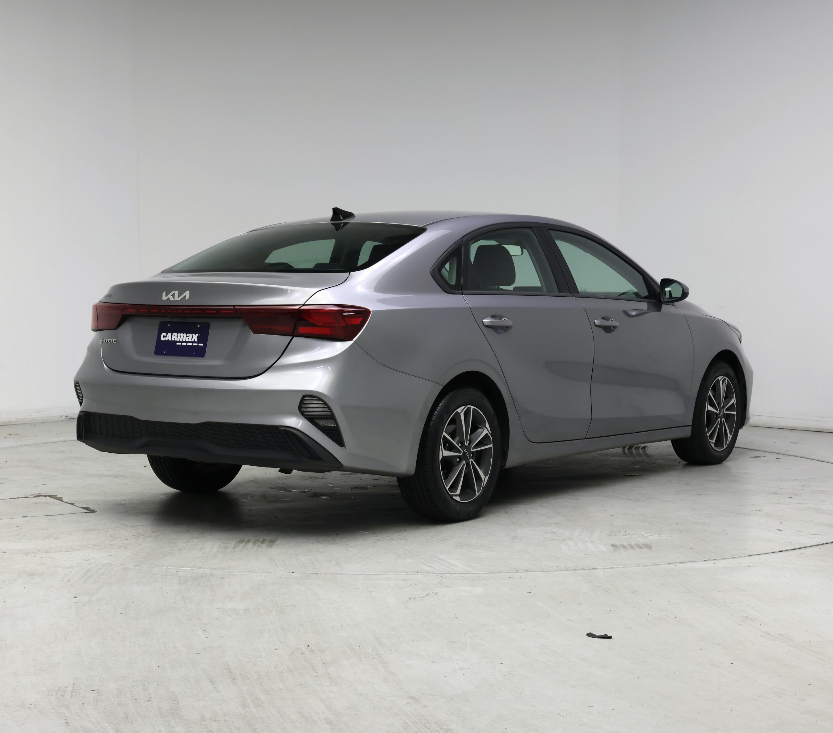 Thumbnail: 2024 Kia Forte - 8