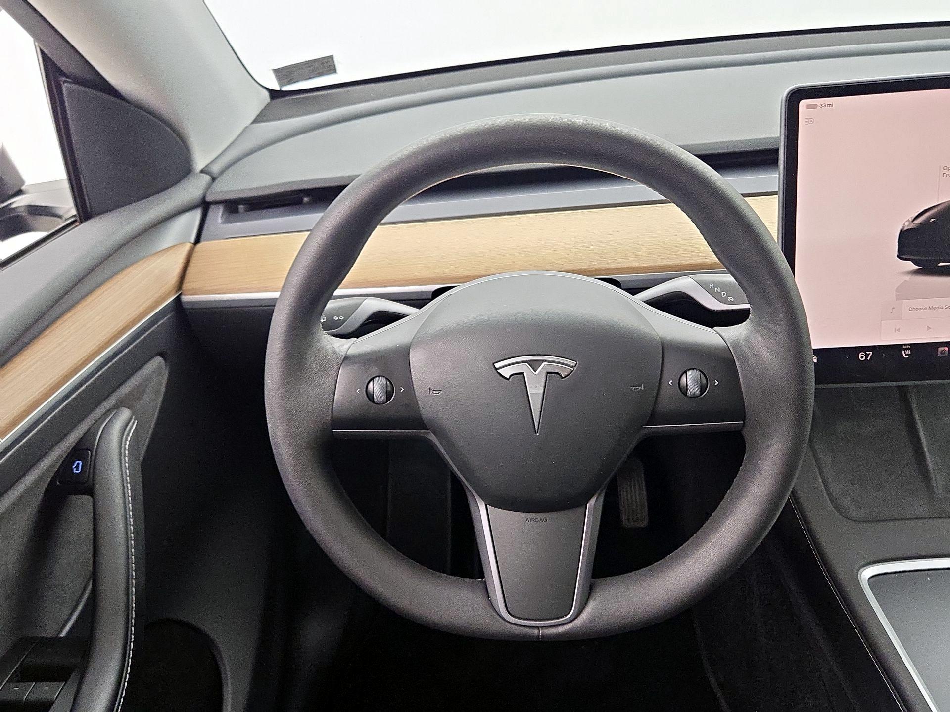 Thumbnail: 2023 Tesla Model Y - 10
