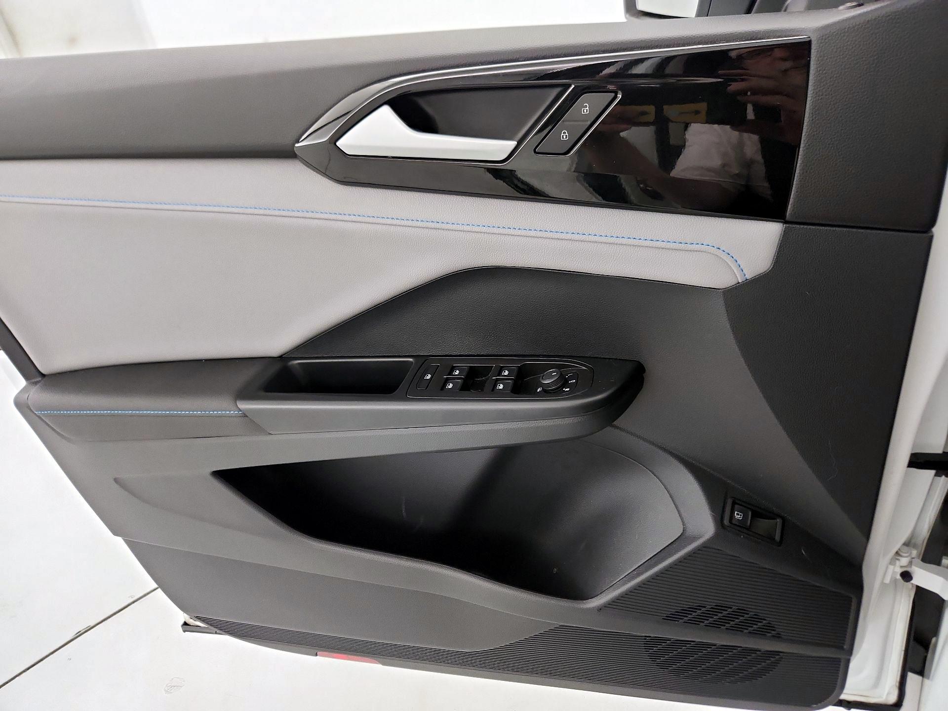 Thumbnail: 2024 Volkswagen Taos - 12