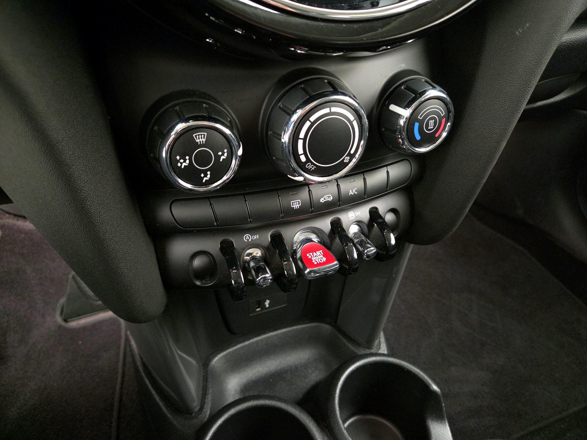 Thumbnail: 2024 MINI Cooper Hardtop - 16
