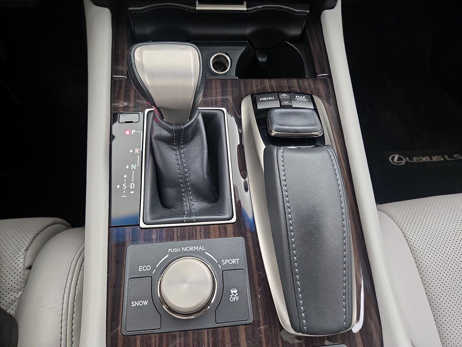 Thumbnail: 2015 Lexus LS - 18