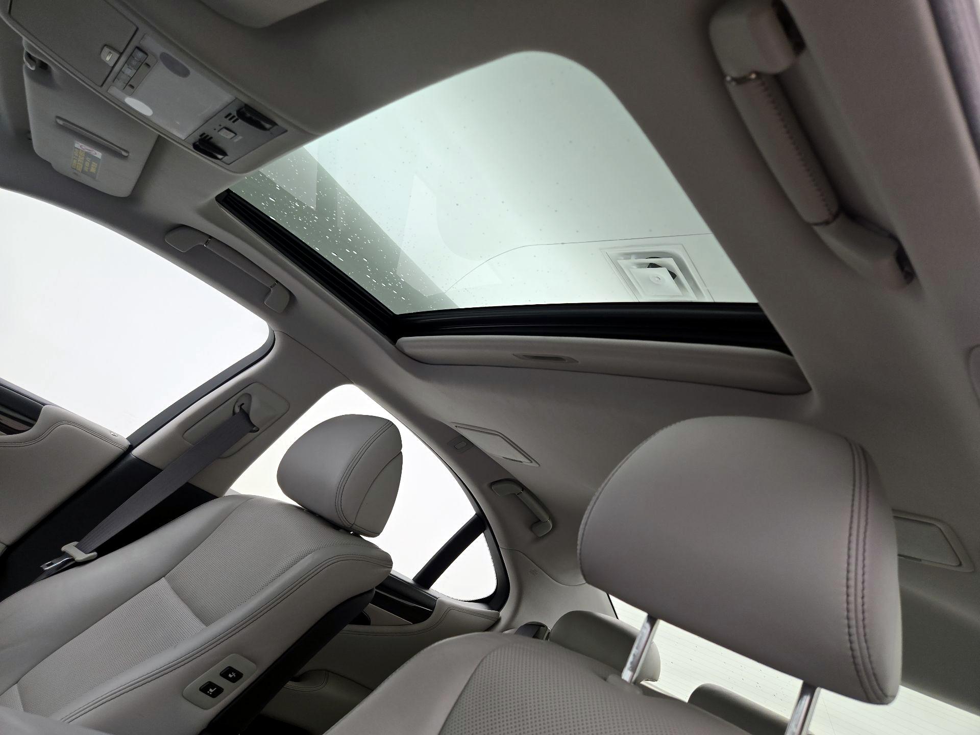 Thumbnail: 2015 Lexus LS - 20