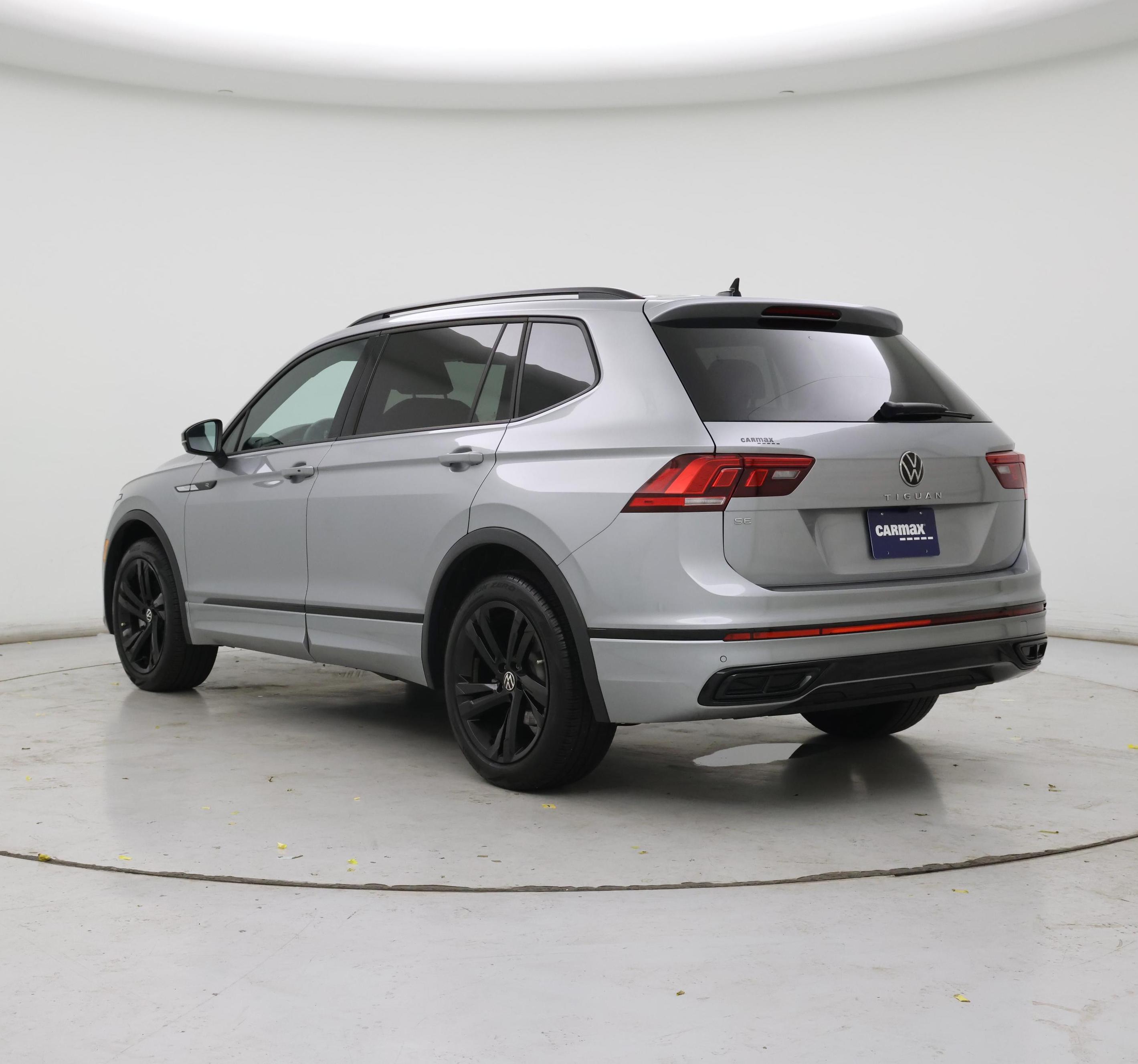Thumbnail: 2023 Volkswagen Tiguan - 2