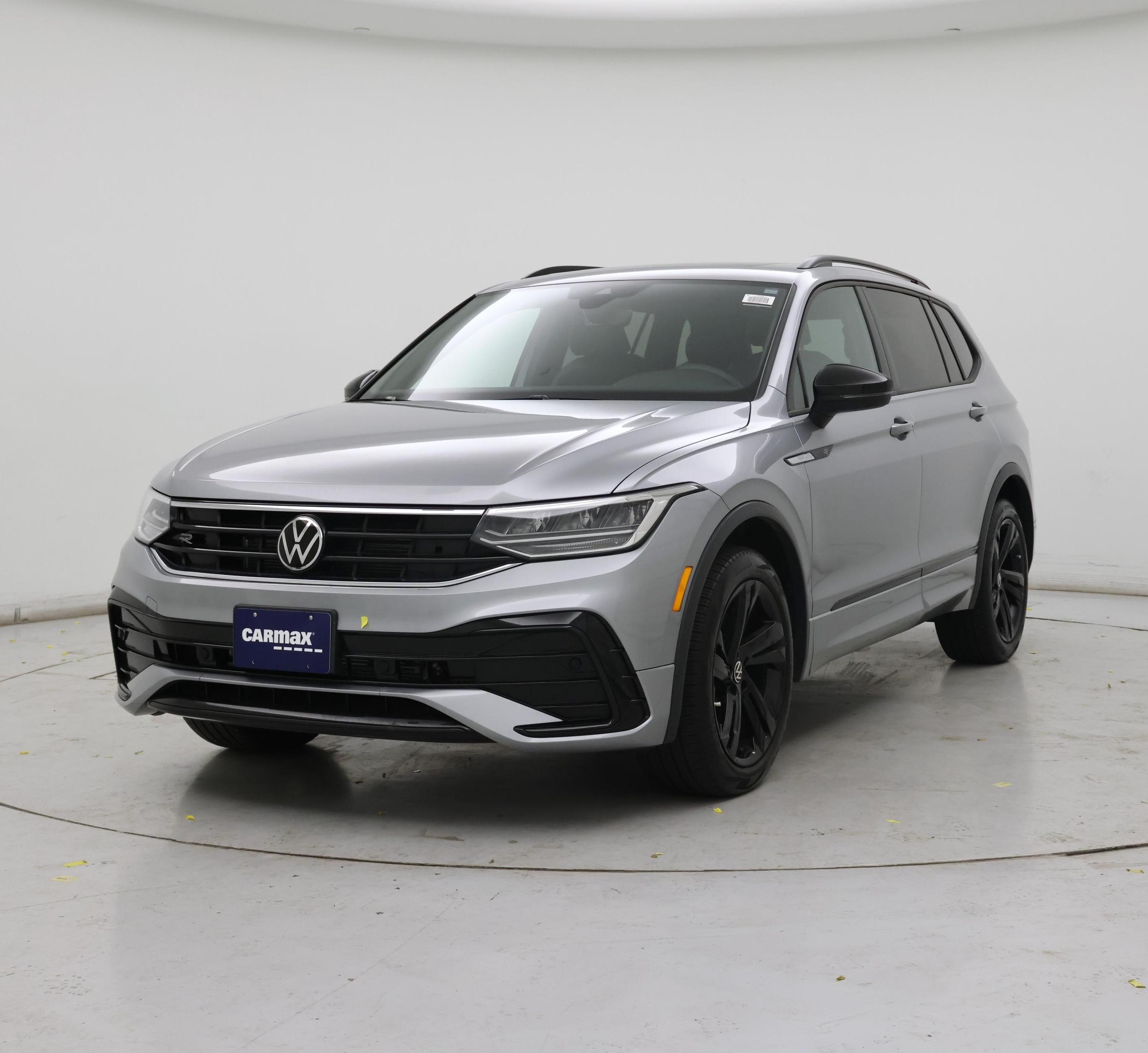 Thumbnail: 2023 Volkswagen Tiguan - 4