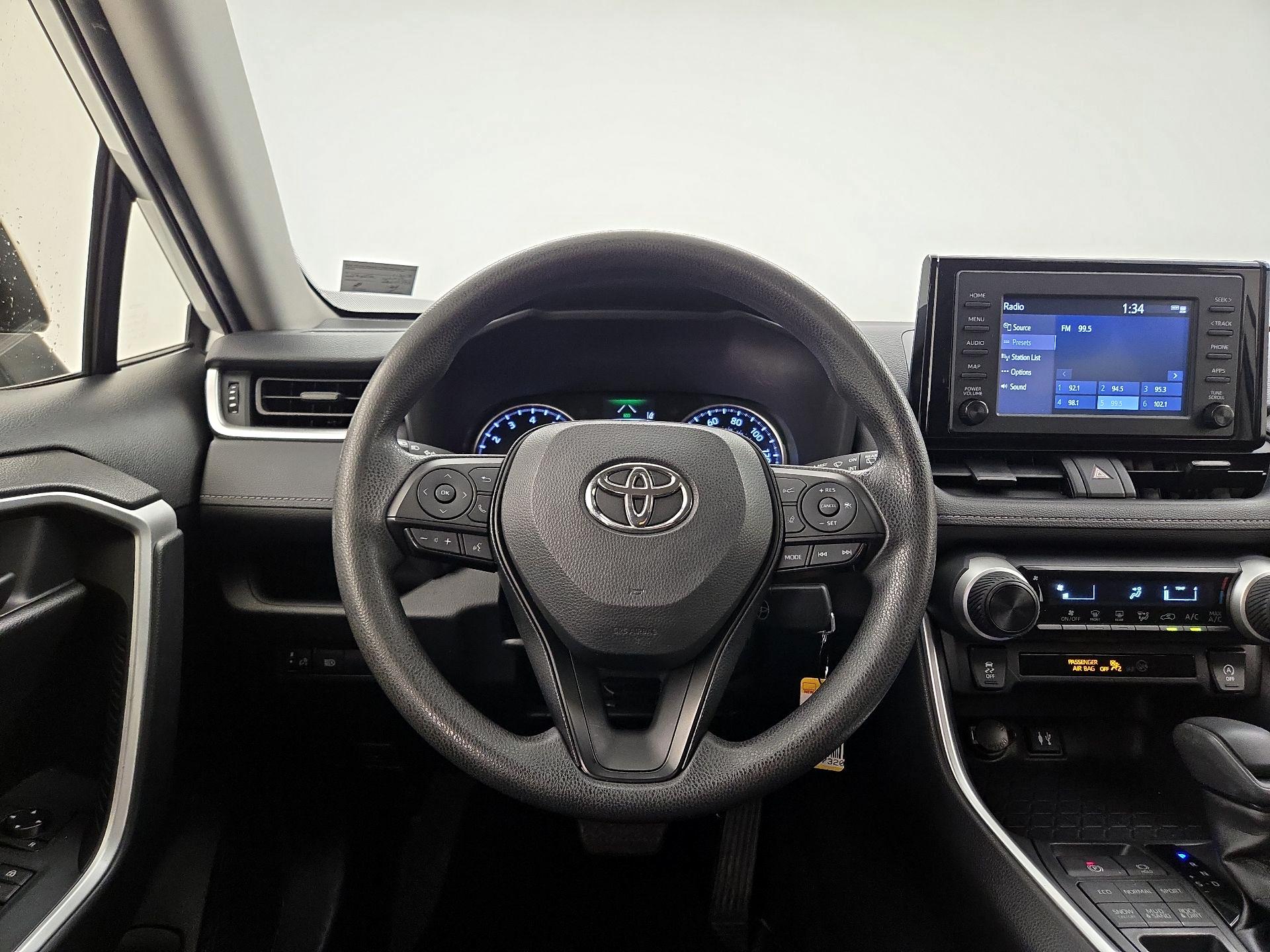 Thumbnail: 2019 Toyota RAV4 - 10