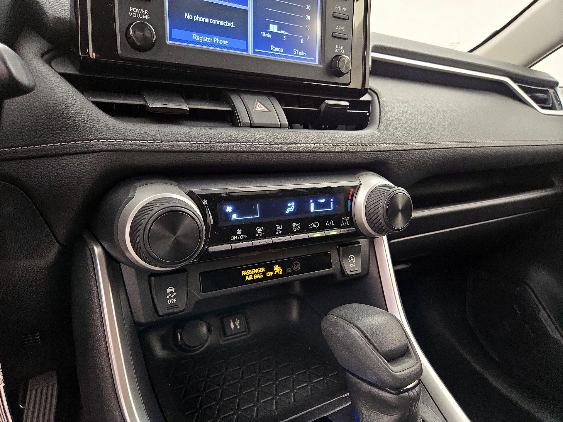 Thumbnail: 2019 Toyota RAV4 - 16