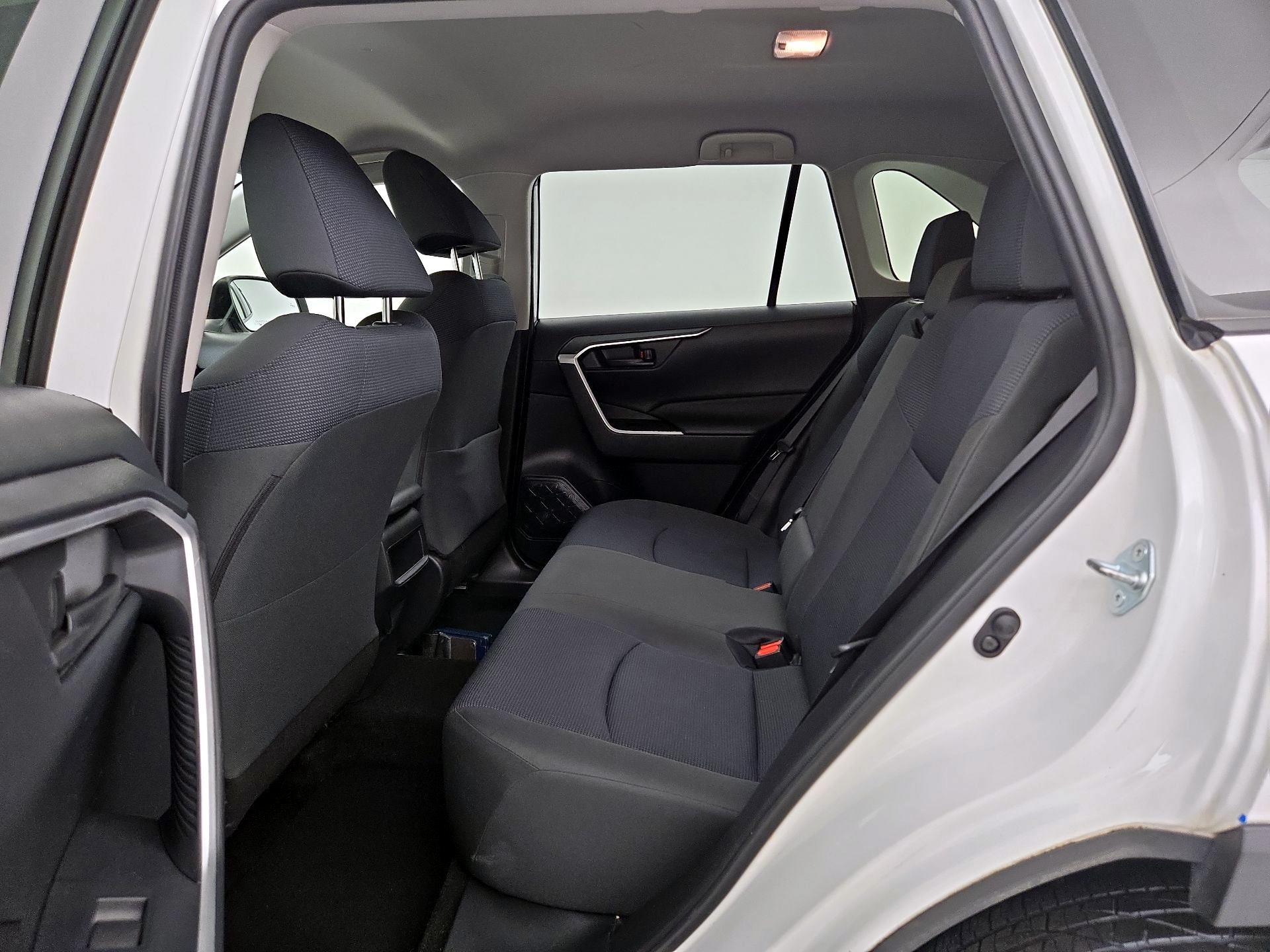 Thumbnail: 2019 Toyota RAV4 - 19