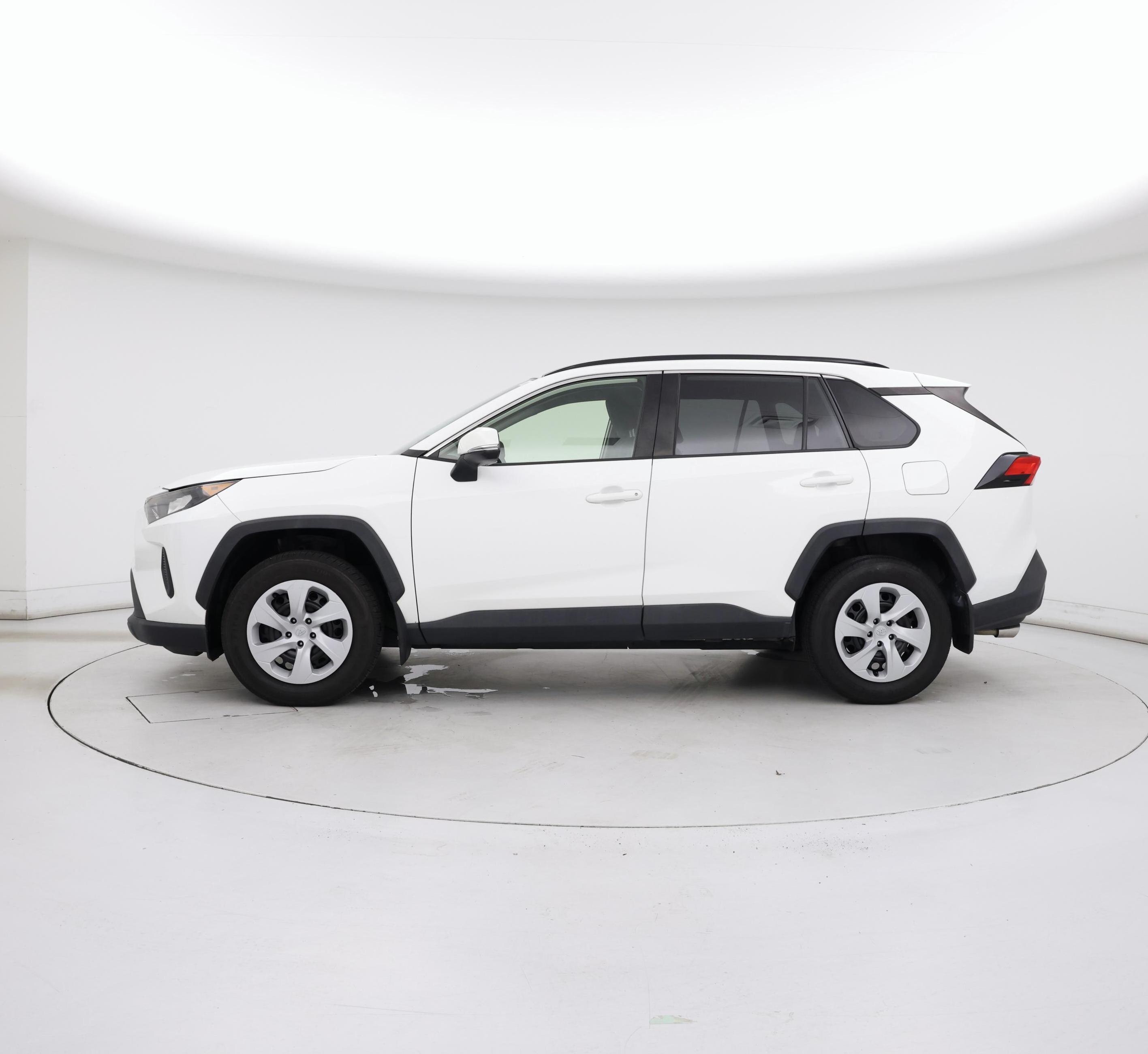 Thumbnail: 2019 Toyota RAV4 - 3