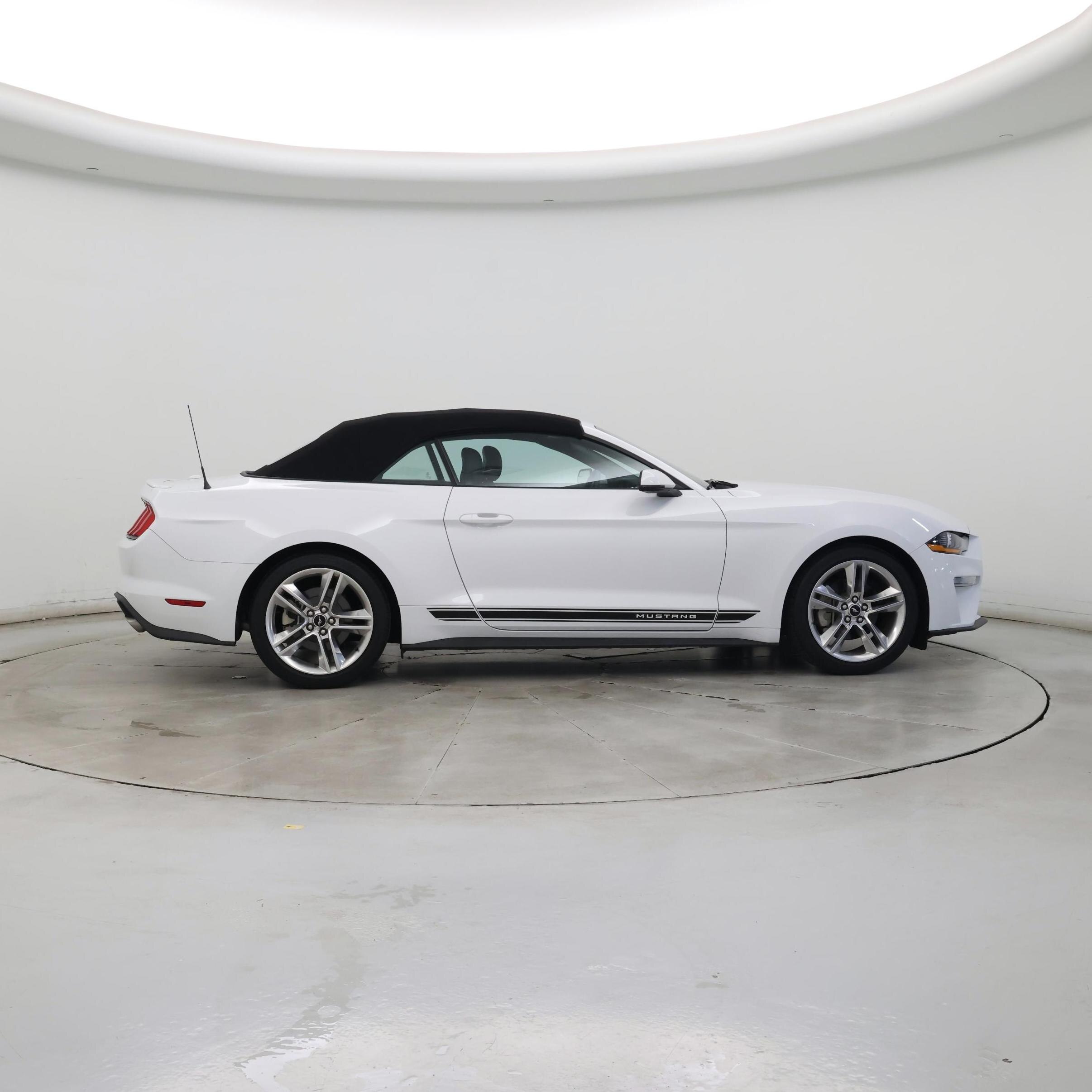 Thumbnail: 2019 Ford Mustang - 7