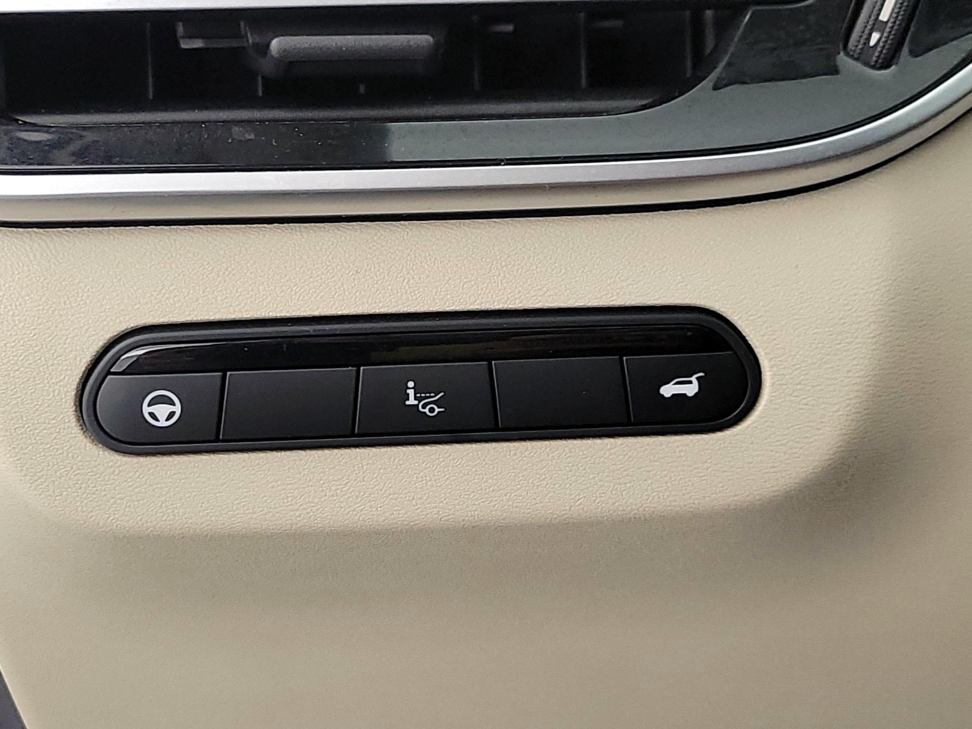Thumbnail: 2023 INFINITI QX60 - 13