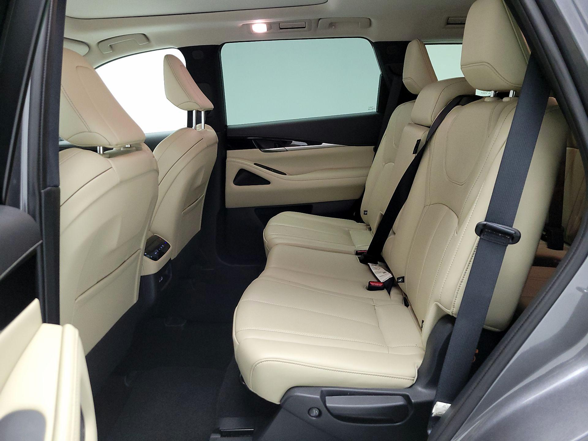 Thumbnail: 2023 INFINITI QX60 - 18