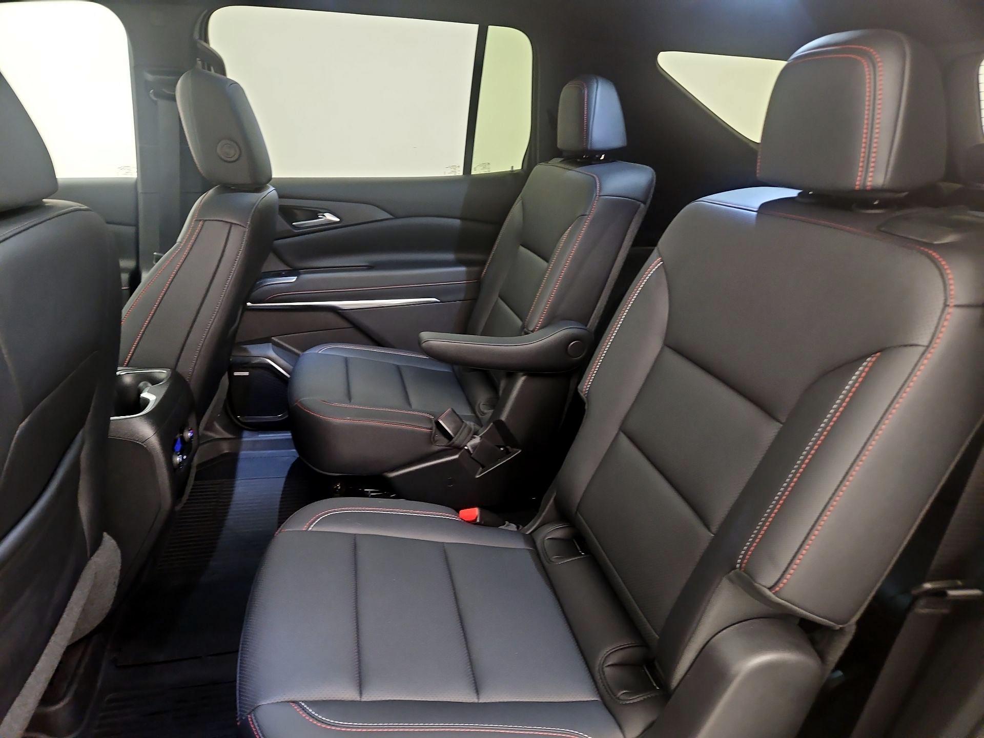 Thumbnail: 2025 Chevrolet Traverse - 20