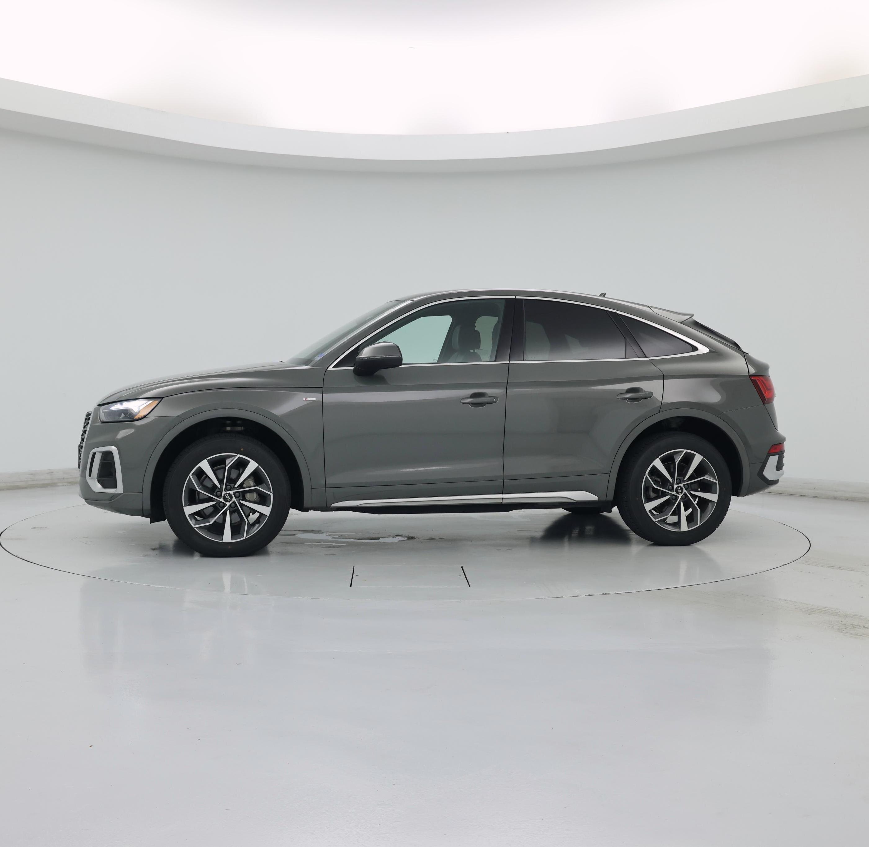 Thumbnail: 2023 Audi Q5 - 3
