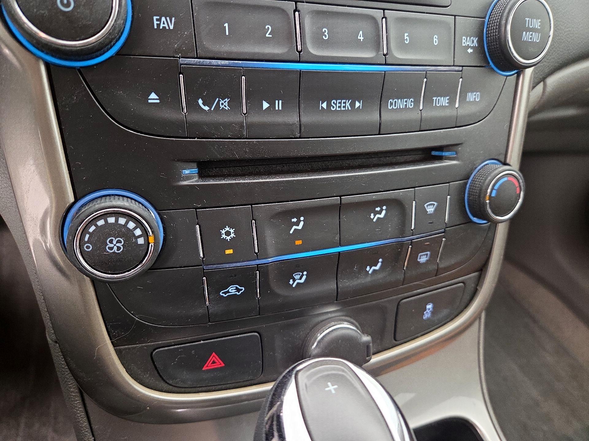 Thumbnail: 2016 Chevrolet Malibu - 15