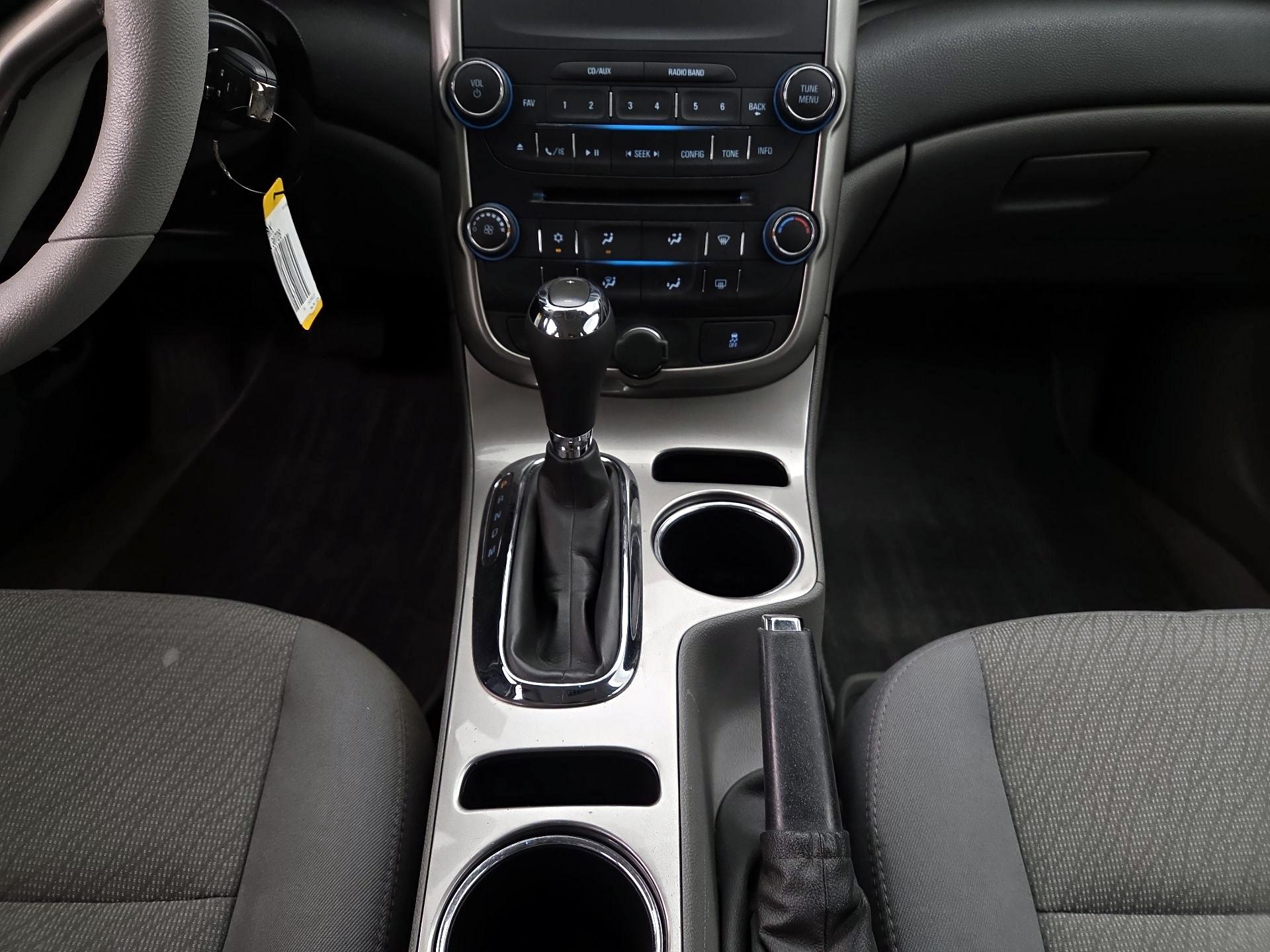 Thumbnail: 2016 Chevrolet Malibu - 16