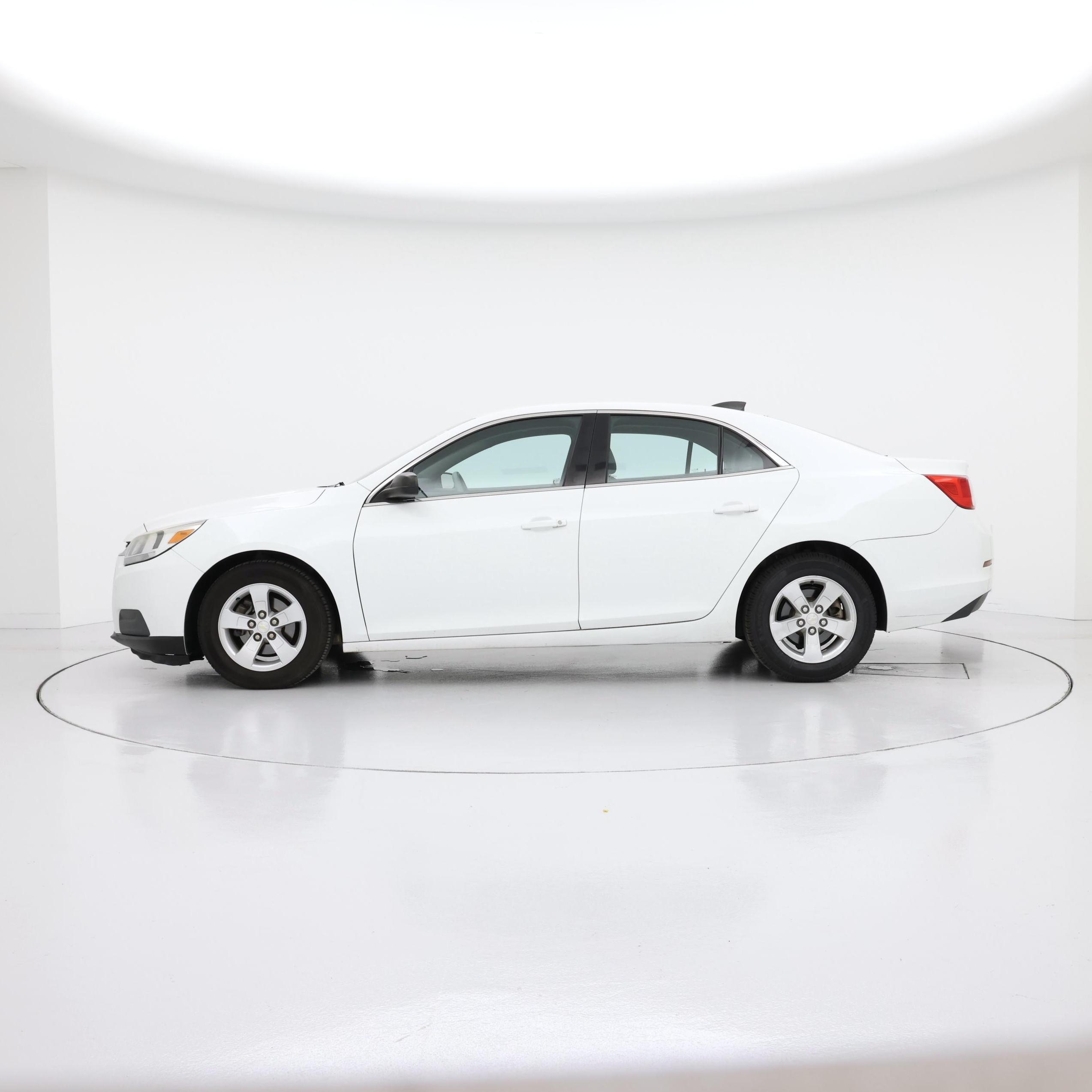 Thumbnail: 2016 Chevrolet Malibu - 3