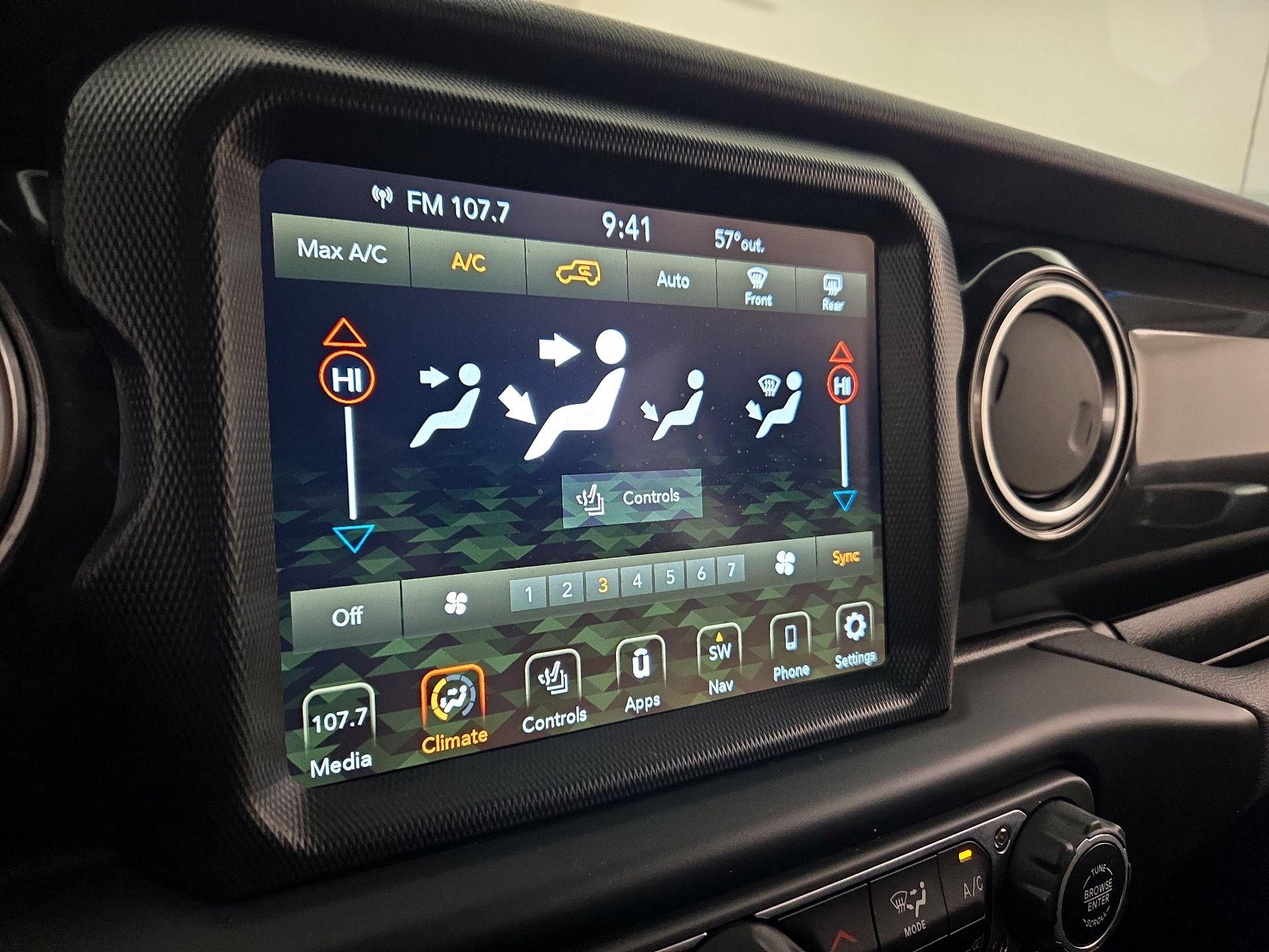 Thumbnail: 2022 Jeep Wrangler - 15