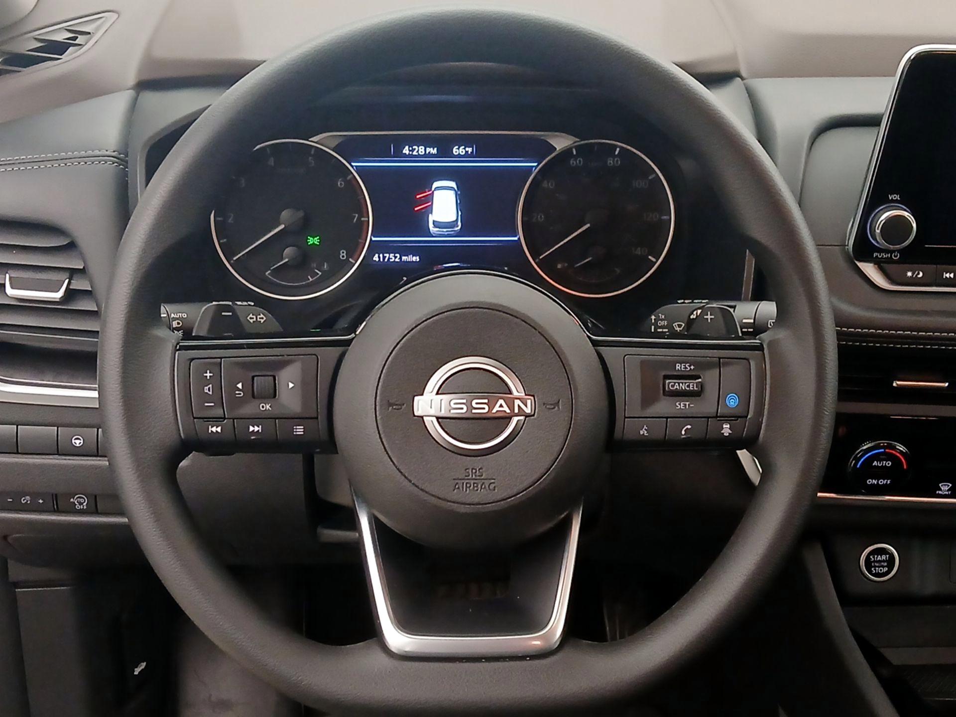 Thumbnail: 2023 Nissan Rogue - 10