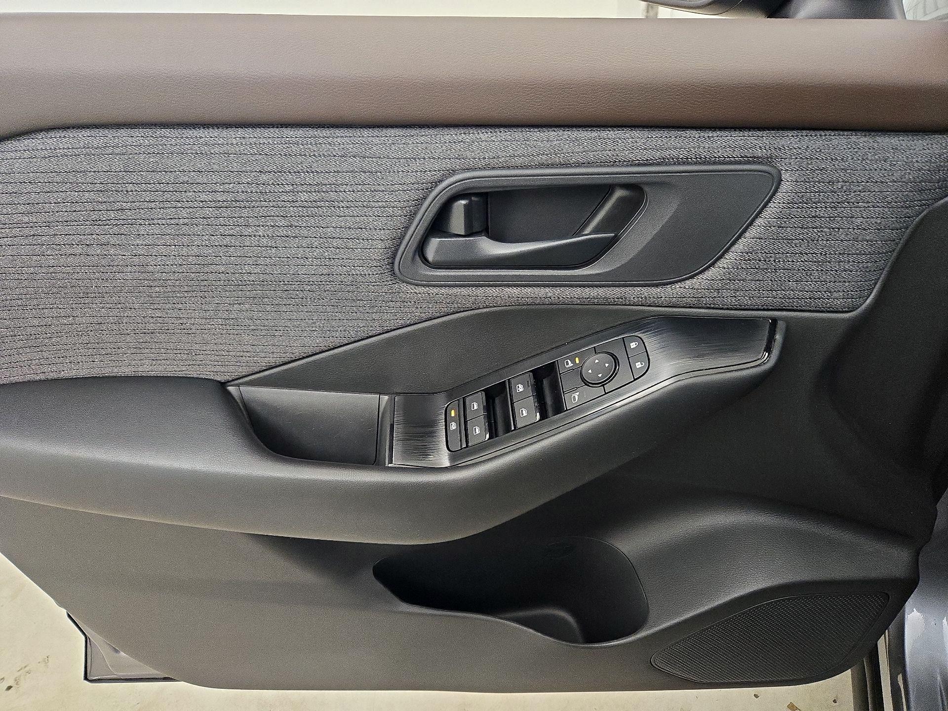 Thumbnail: 2023 Nissan Rogue - 12
