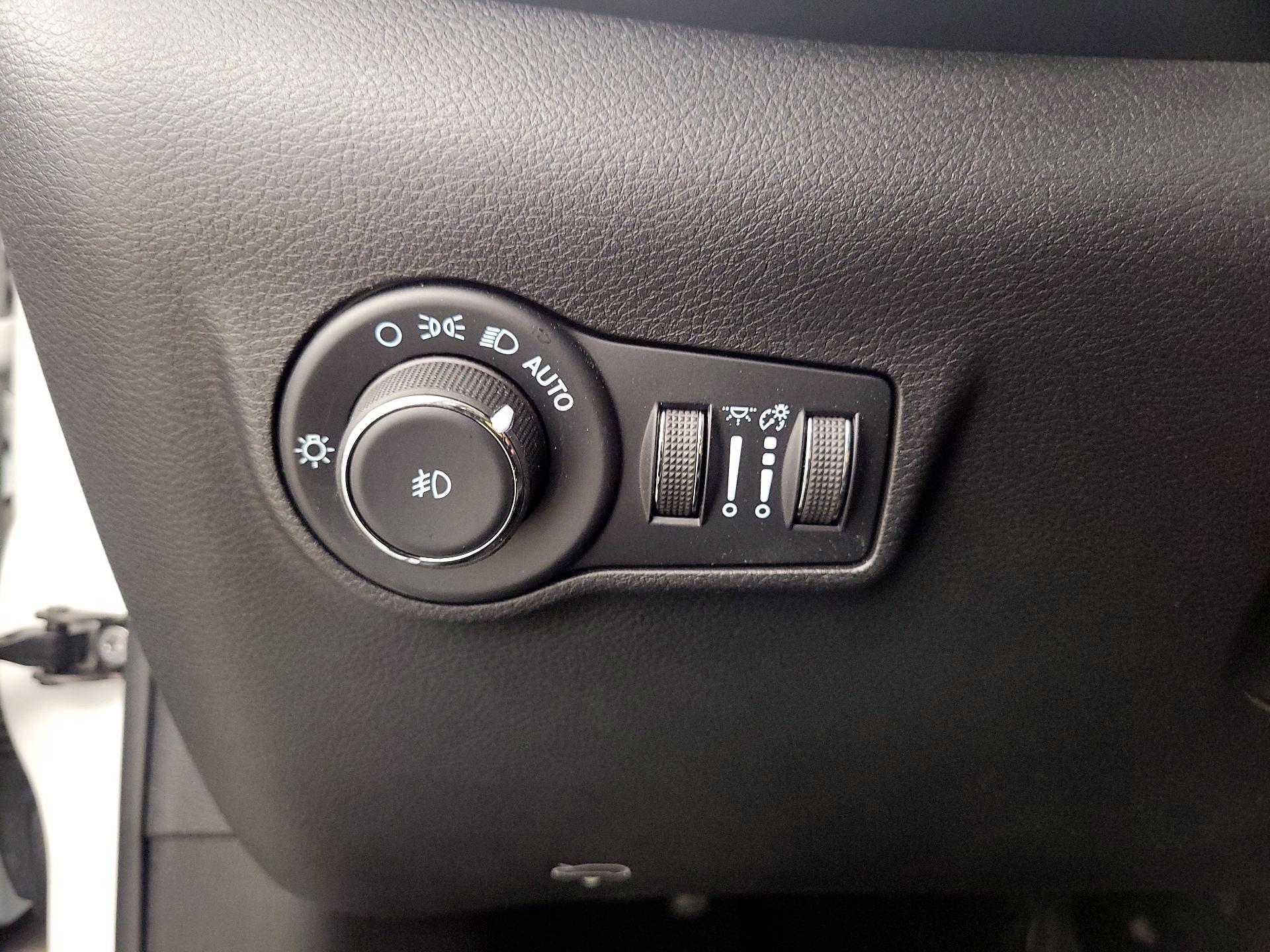Thumbnail: 2022 Jeep Compass - 13