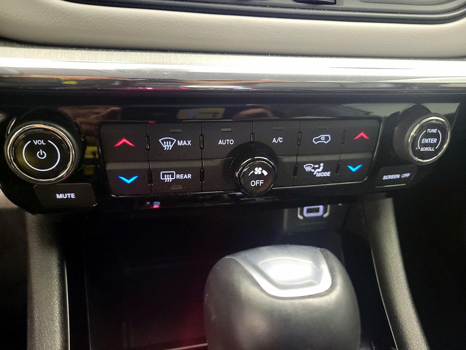 Thumbnail: 2022 Jeep Compass - 17
