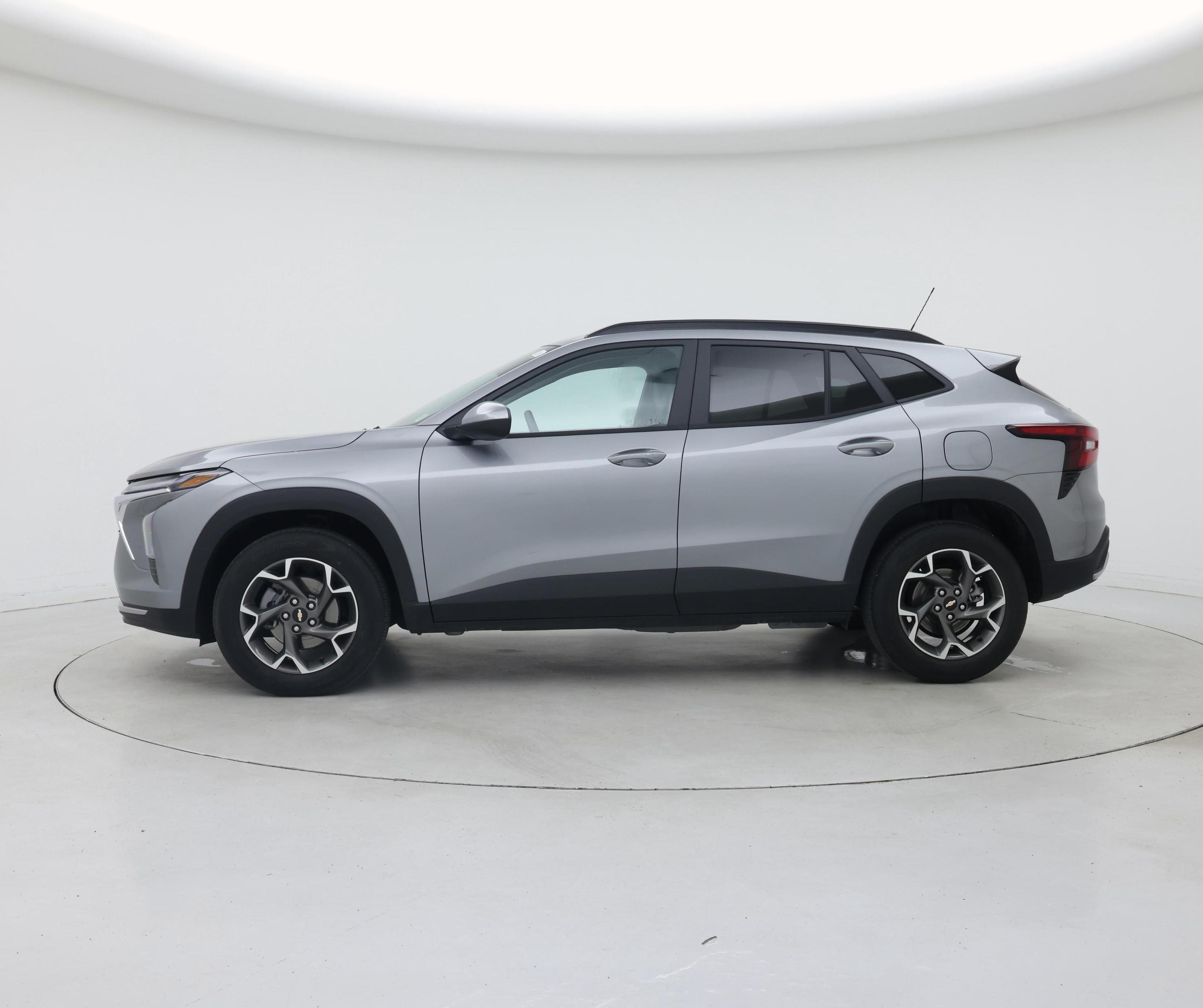 Thumbnail: 2024 Chevrolet Trax - 3