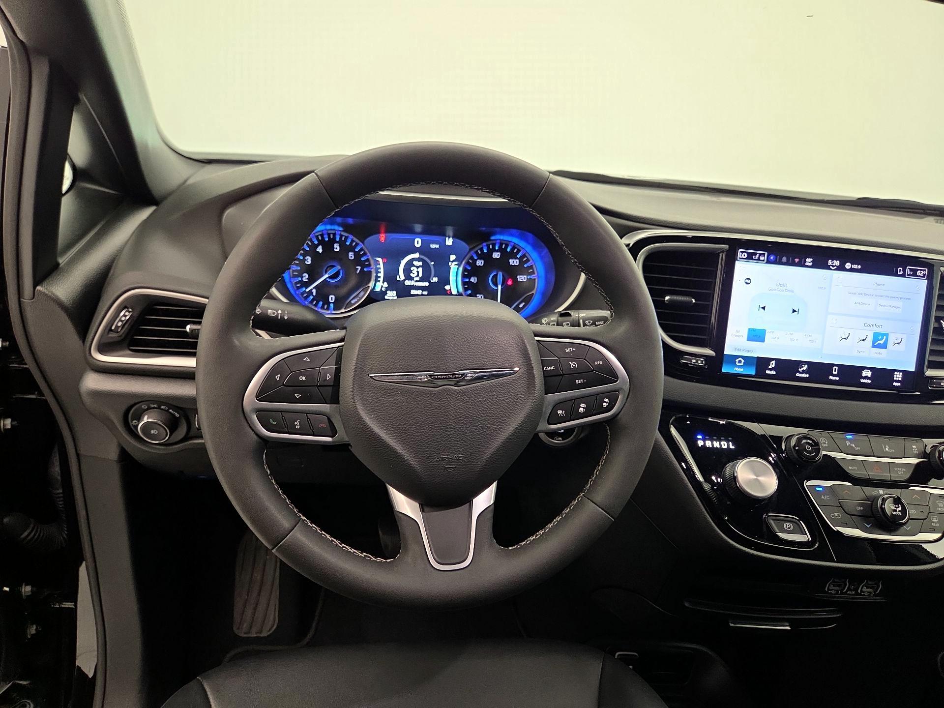 Thumbnail: 2025 Chrysler Pacifica - 10