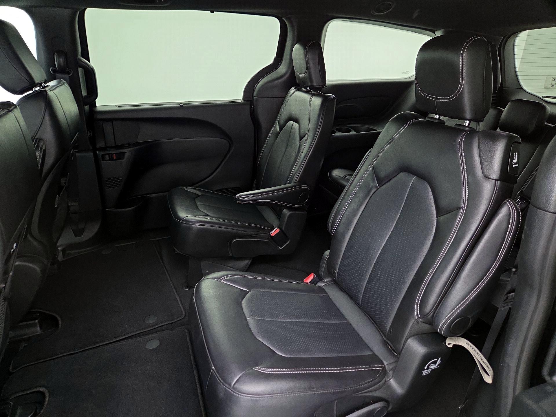 Thumbnail: 2025 Chrysler Pacifica - 19