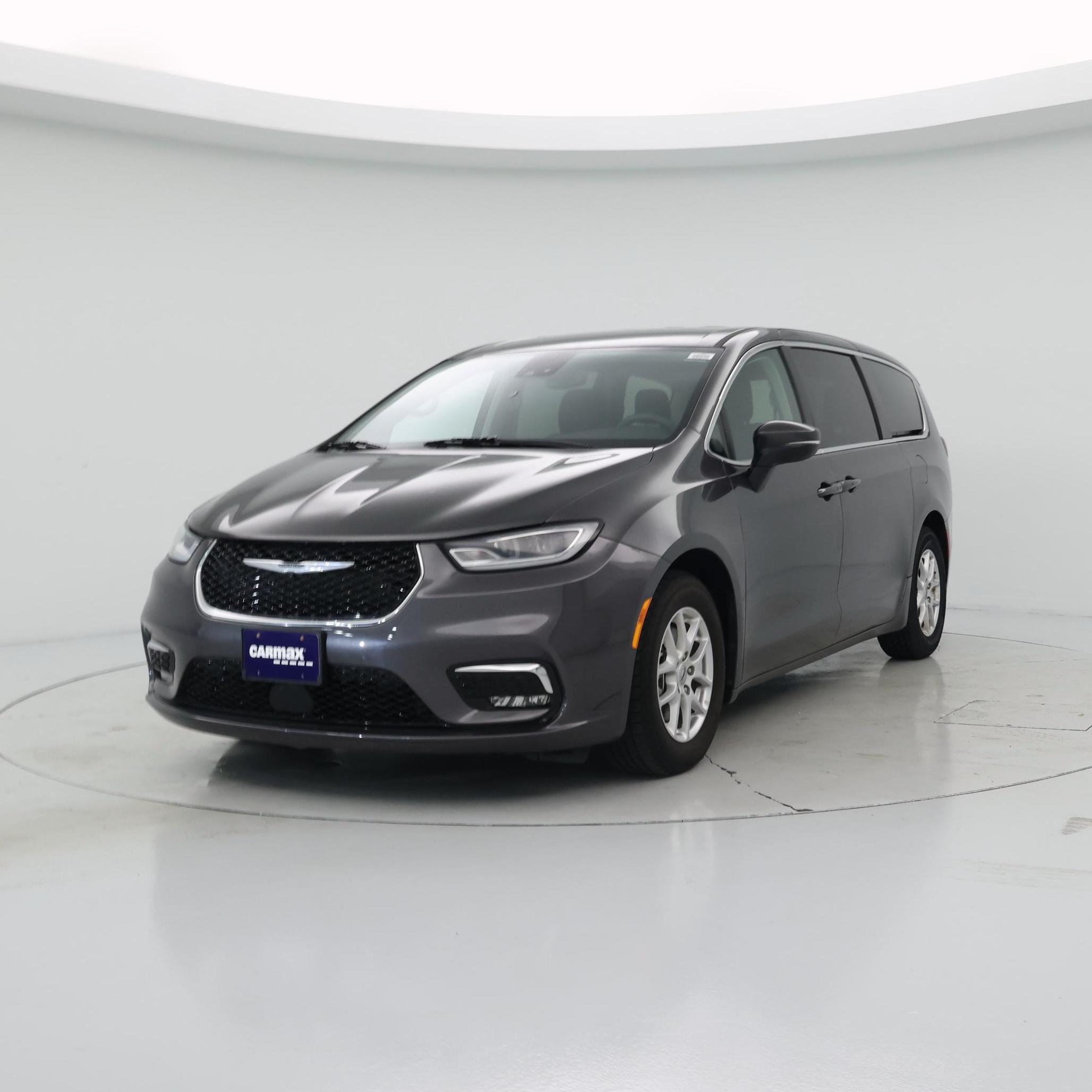 Thumbnail: 2023 Chrysler Pacifica - 4