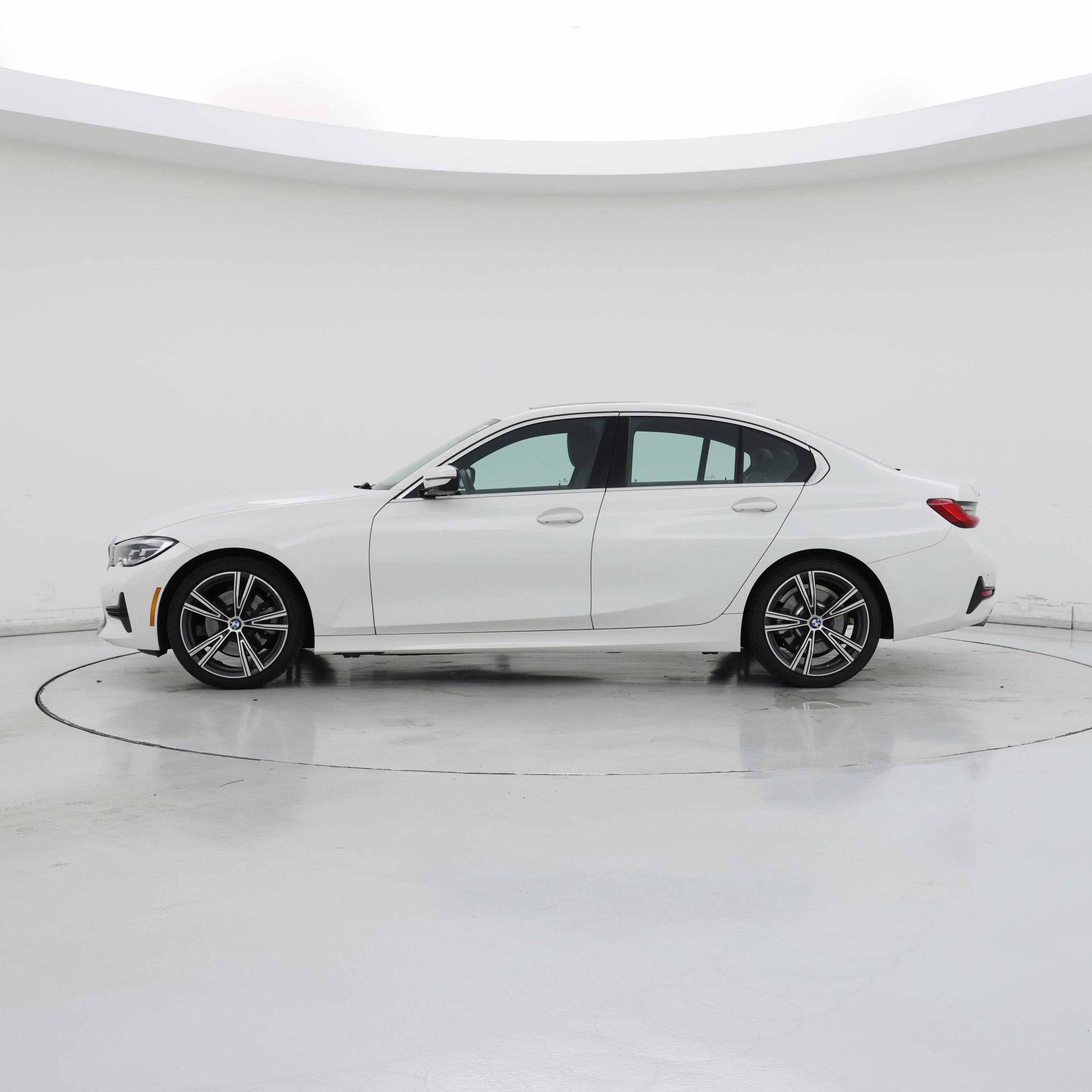 Thumbnail: 2021 BMW 3 Series - 3