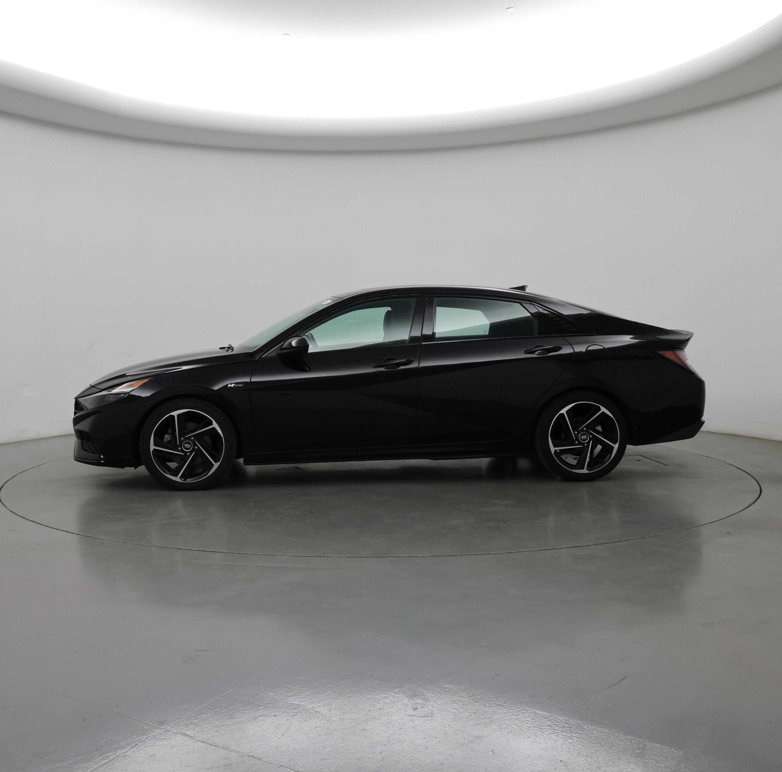 Thumbnail: 2022 Hyundai Elantra - 3