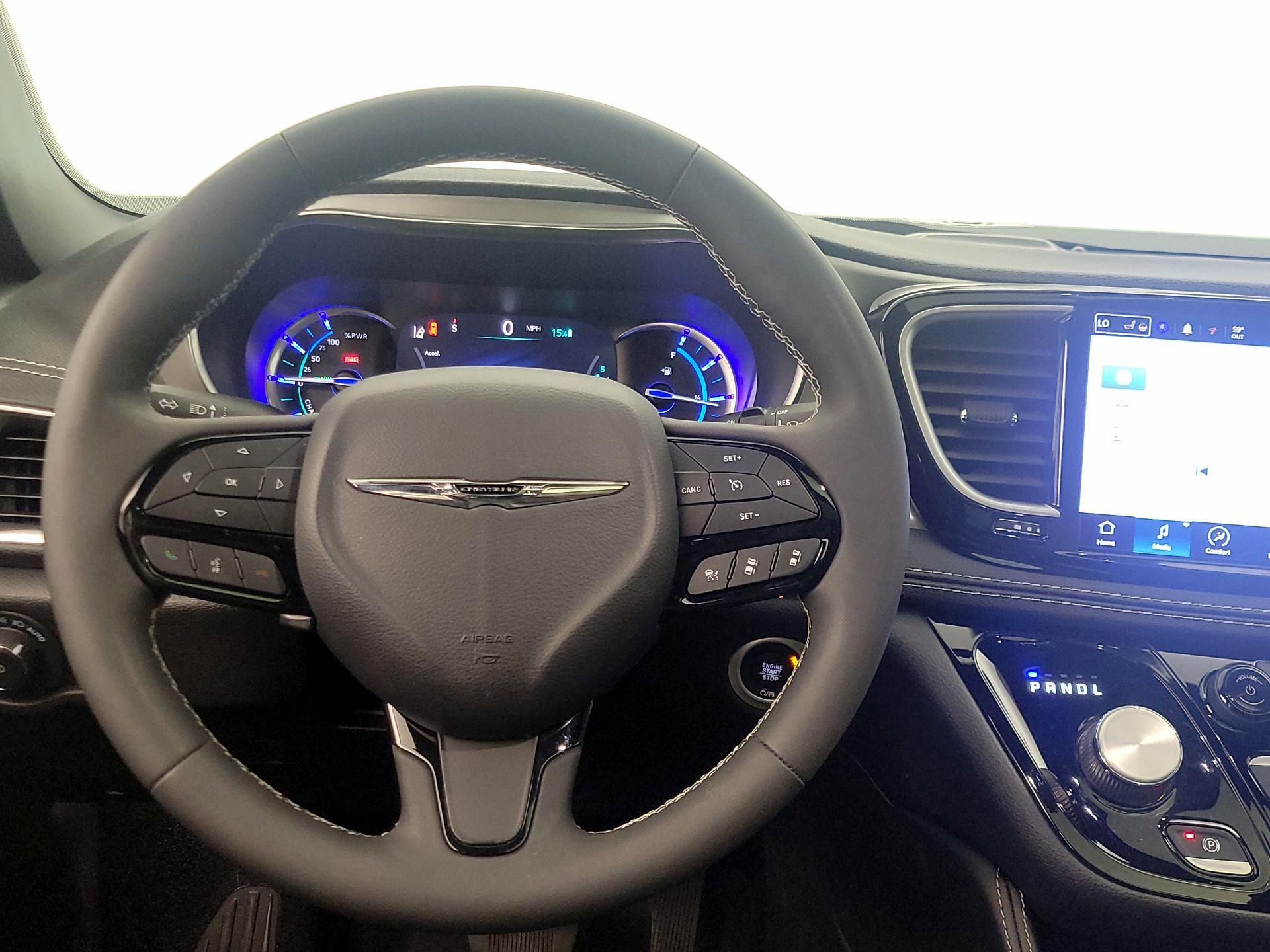 Thumbnail: 2023 Chrysler Pacifica - 10